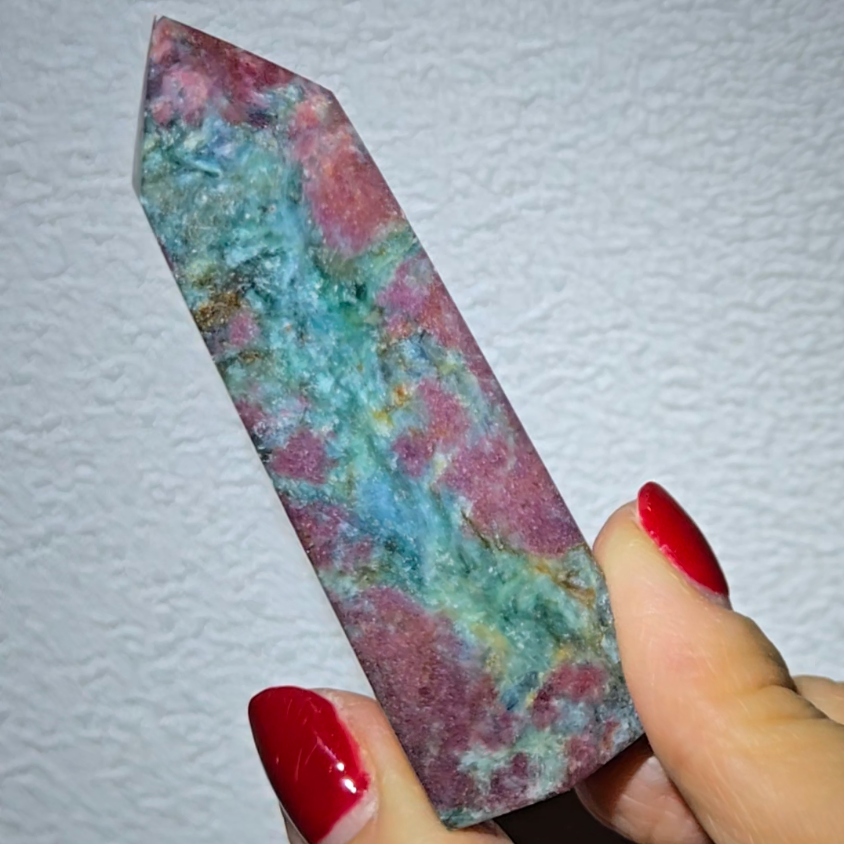 Ruby in kyanite tower with strong UV - RBY155