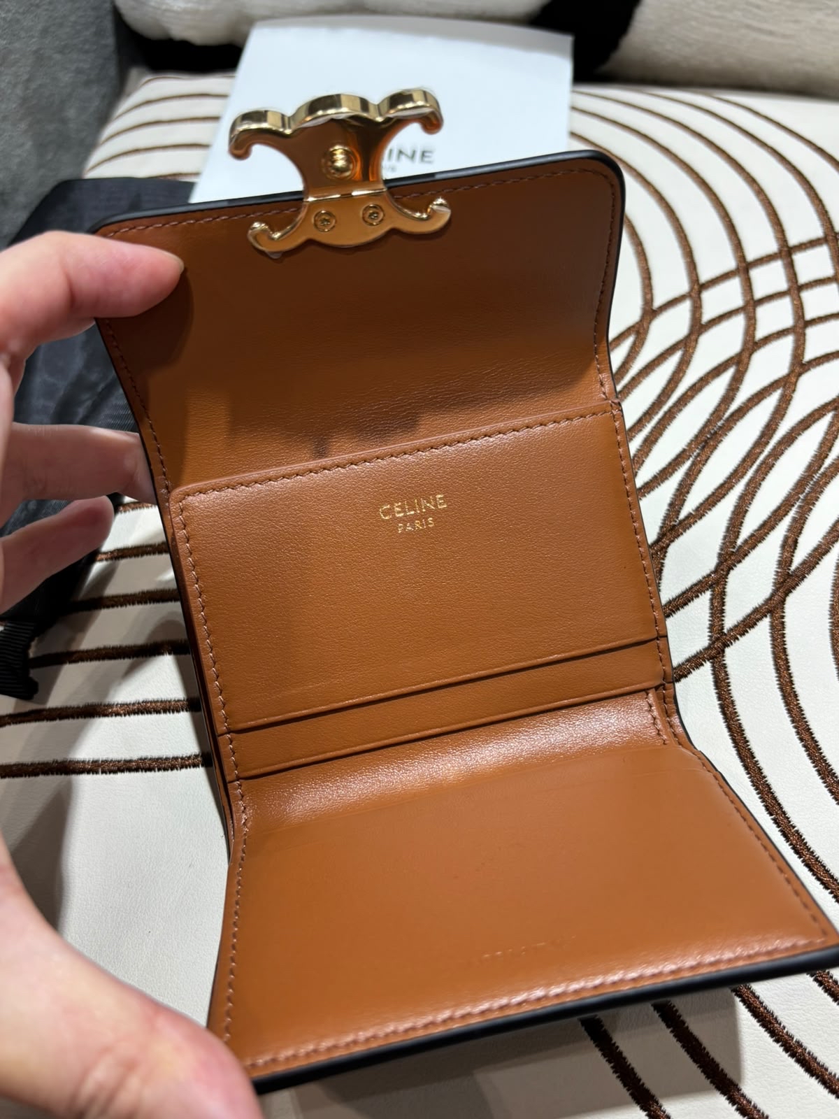 全新 Celine compact wallet TRIOMPHE 摺疊銀包連散子包 100%Authentic,全新貨品 ✅26專門店收據✅dust bag ✅box