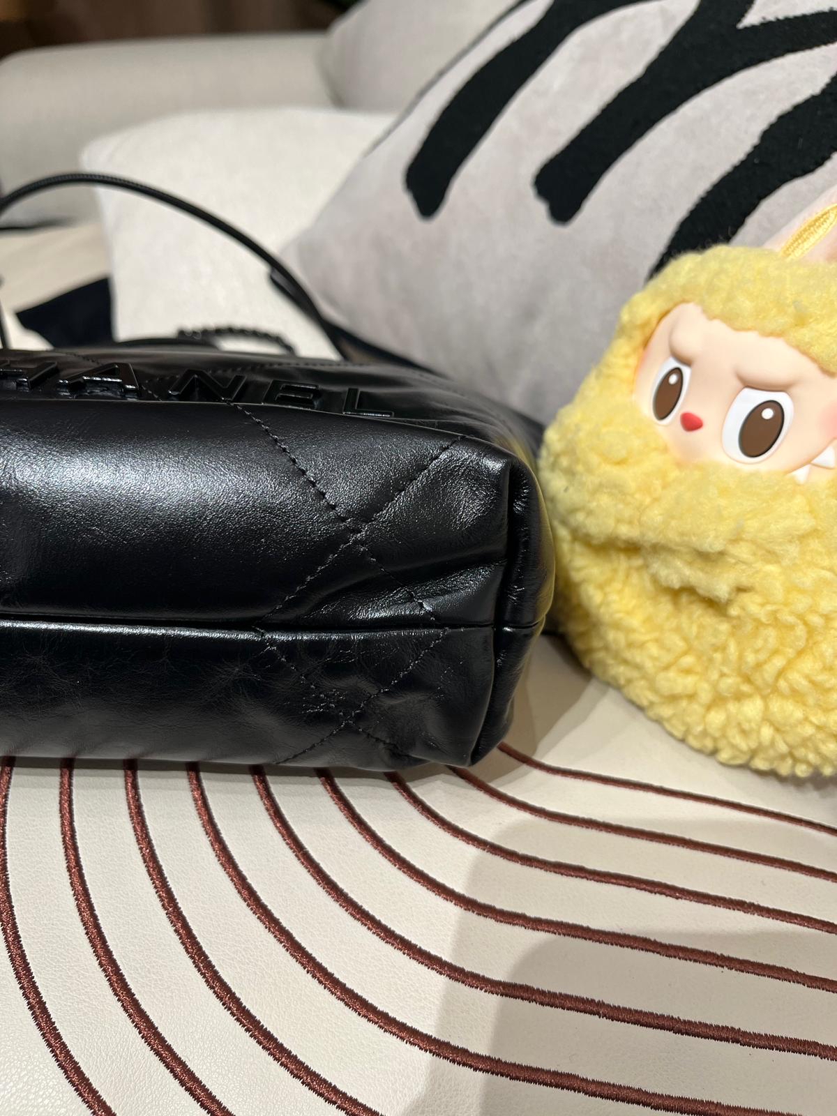 Chanel 22 mini so black calfskin  100%Authentic ,95%new ✅chip✅dust bag✅box