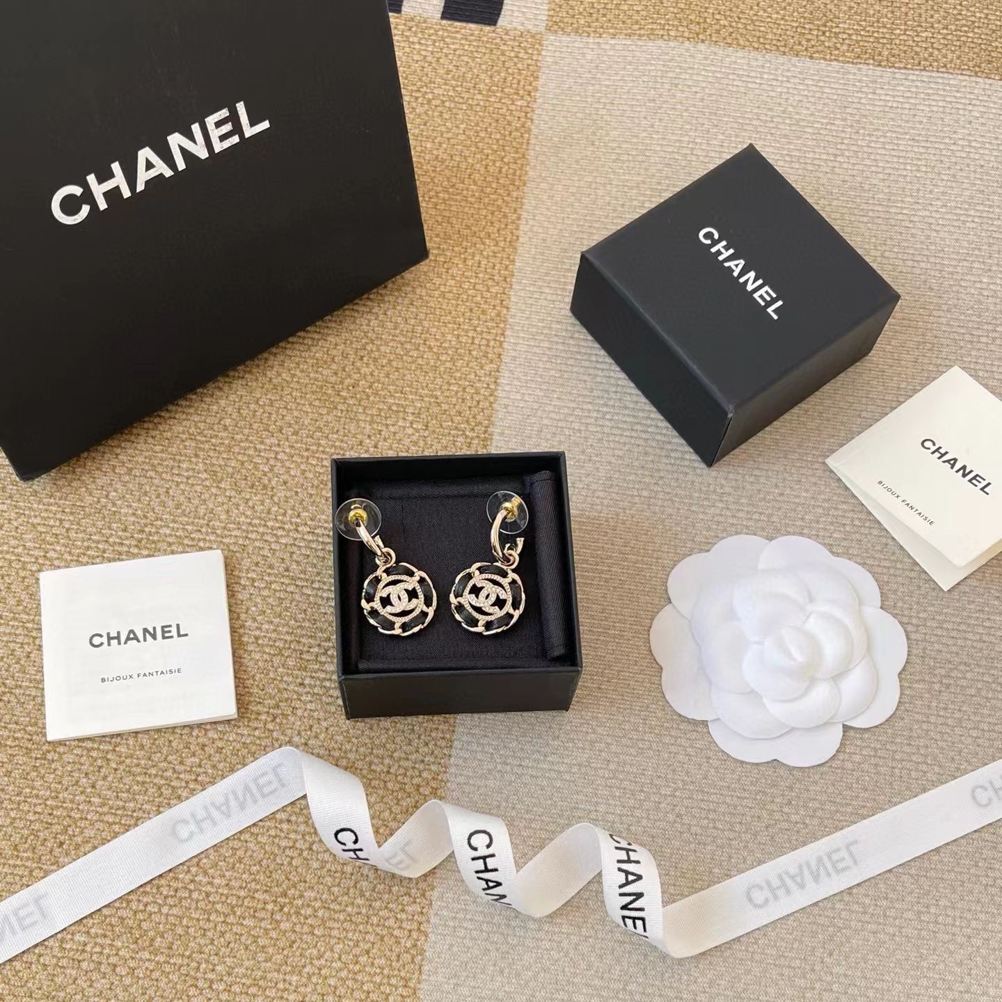 【原單】CHANEL 圓形皮穿鏈CC耳環 - 禮盒裝