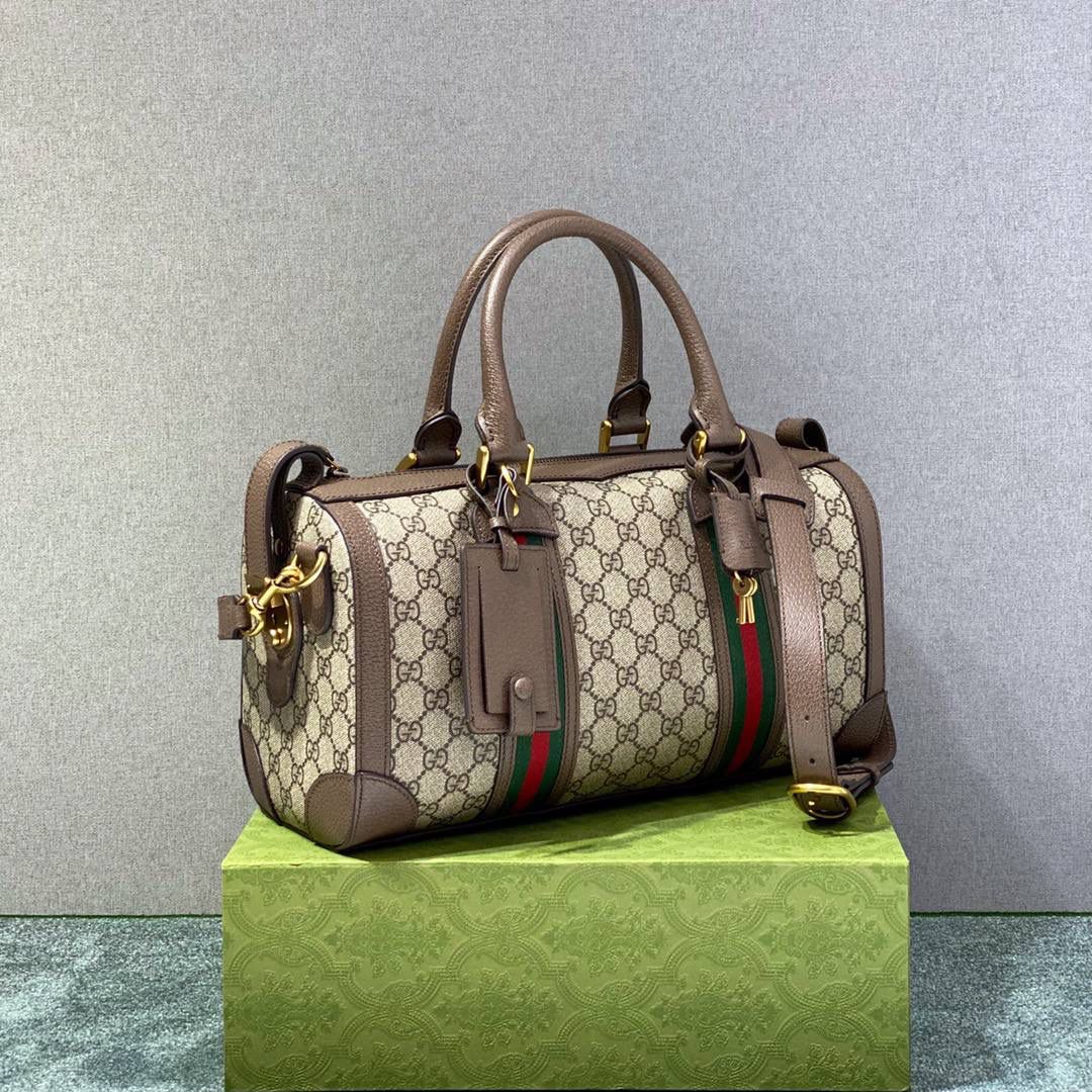 🔥大货实拍 𝗚𝘂𝗰𝗰𝗶新品旅行袋，不仅颜值高，收藏价值也很大，把它放在行李箱上或者肩背都很养眼！ 型号：645017 尺寸：36*20*14.5cm