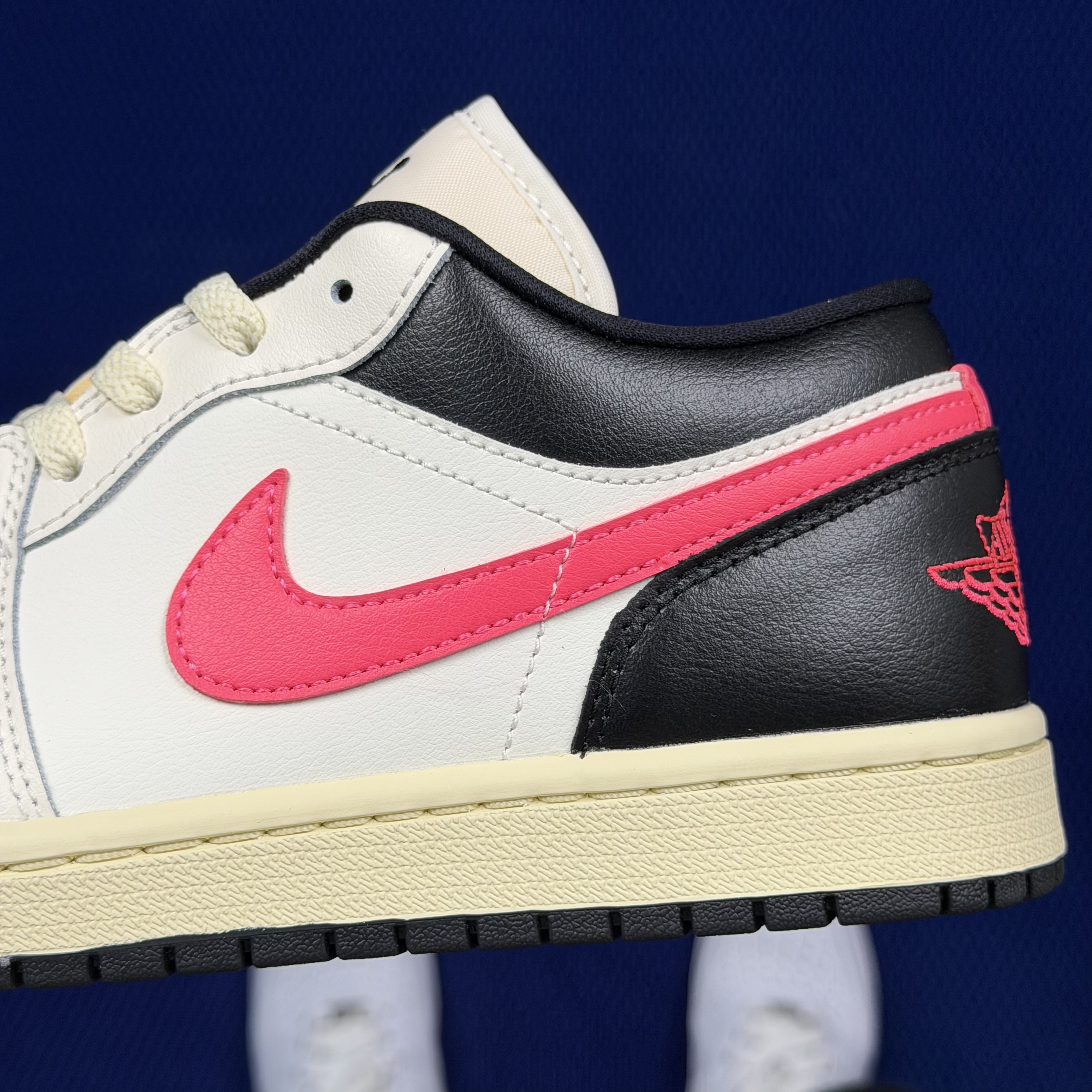 Nike Air Jordan 1 Low DC0774-107