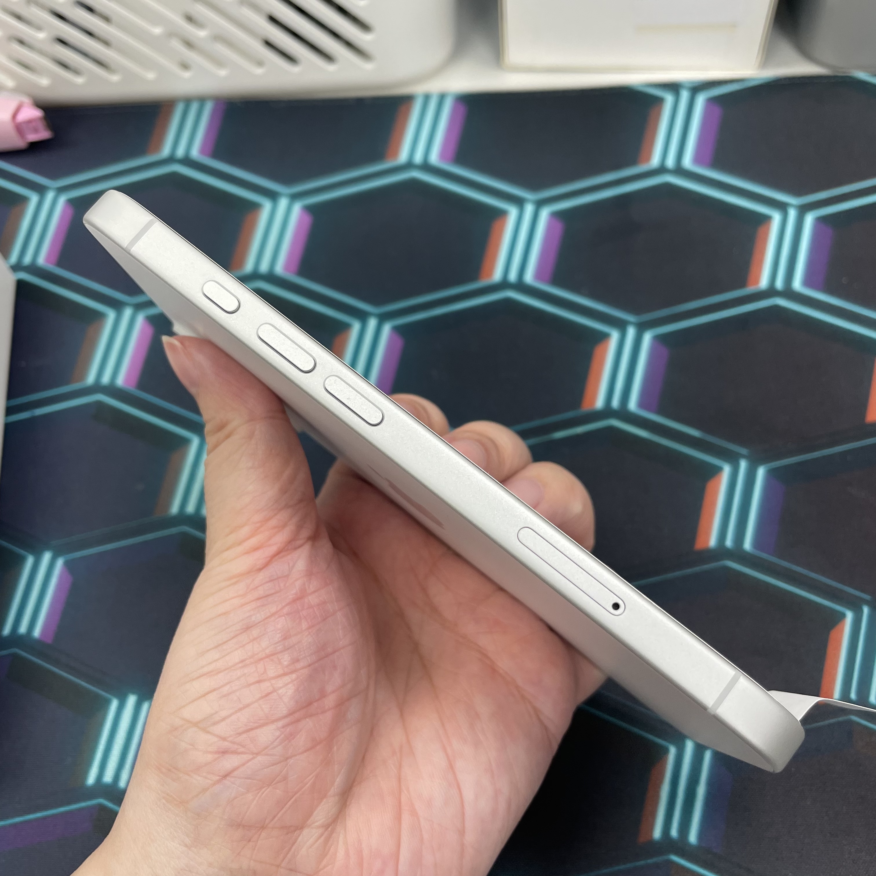 *6317 17 未使用品 256GB 電100 白色 white