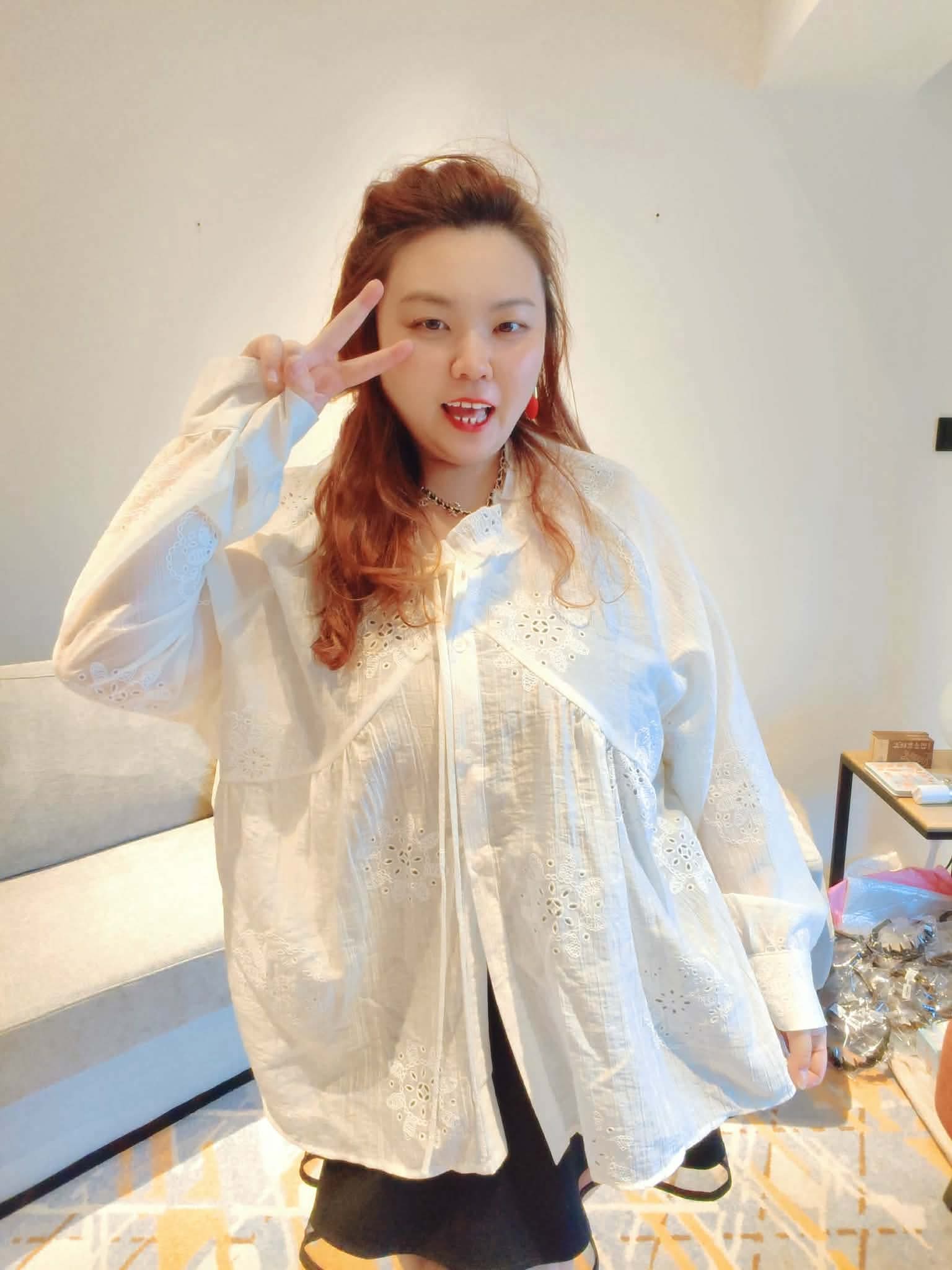 YPD10 26001 法式刺绣镂空宽松衬衫