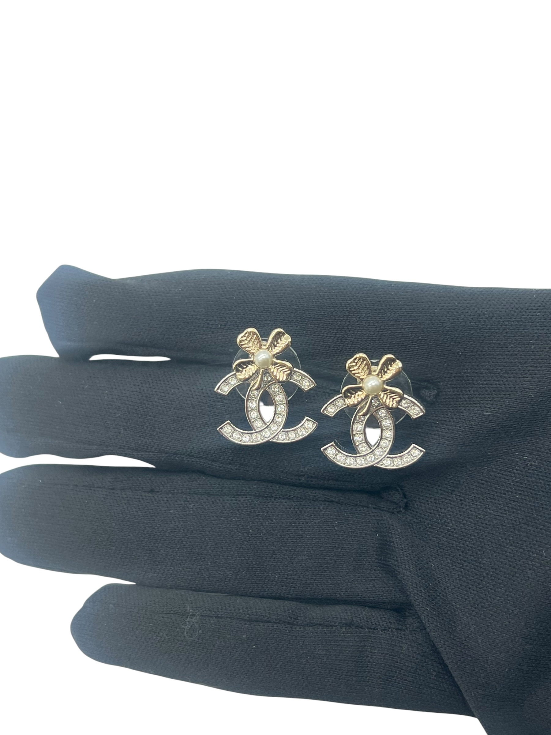 Pre-Owned CHANEL Earrings / Product Code: 061501