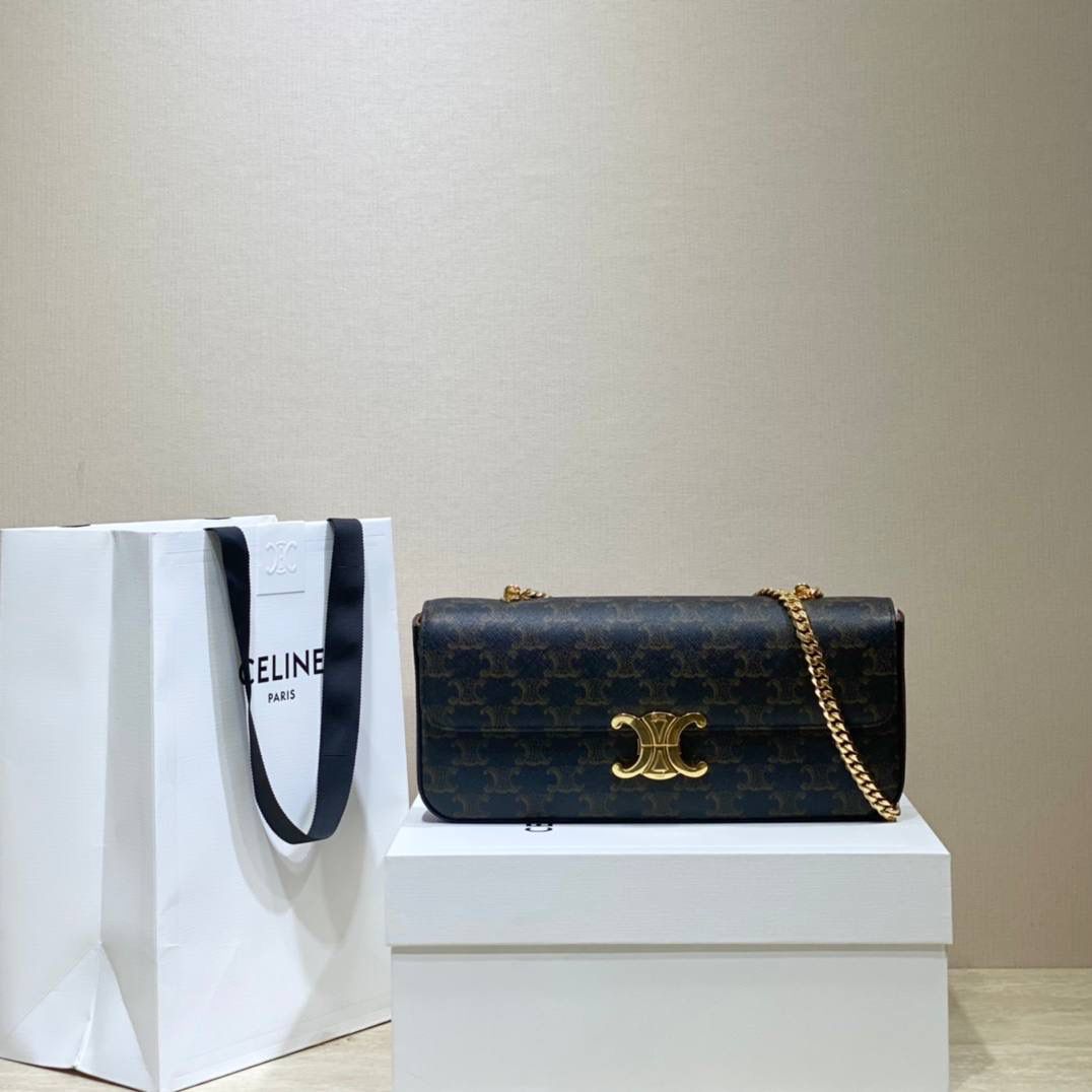 🔥大货实拍图 𝗖𝗘𝗟𝗜𝗡𝗘♥标志印花链条包 型号：197412 尺寸：33*13*5cm