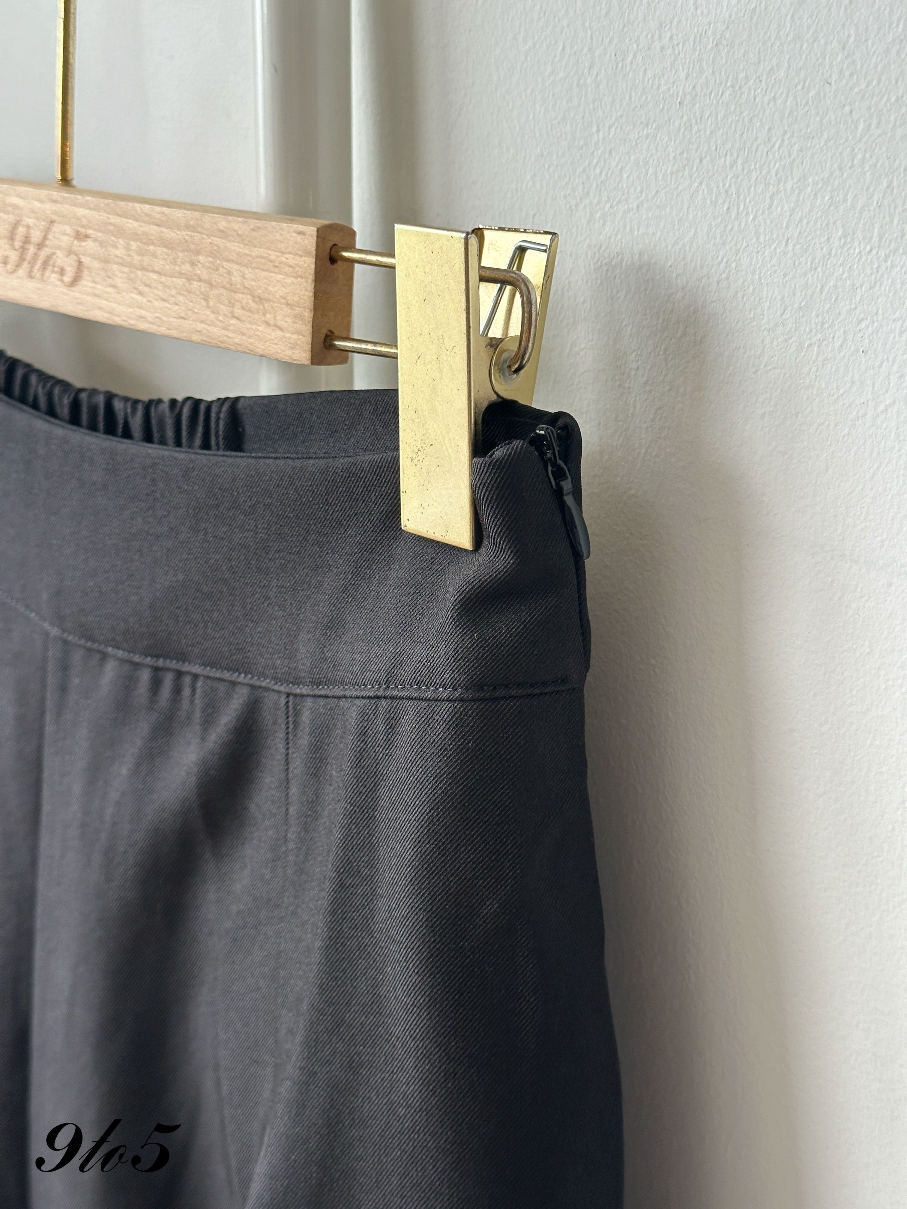 S1960 Pleated Cropped Pants - Black & Brown
