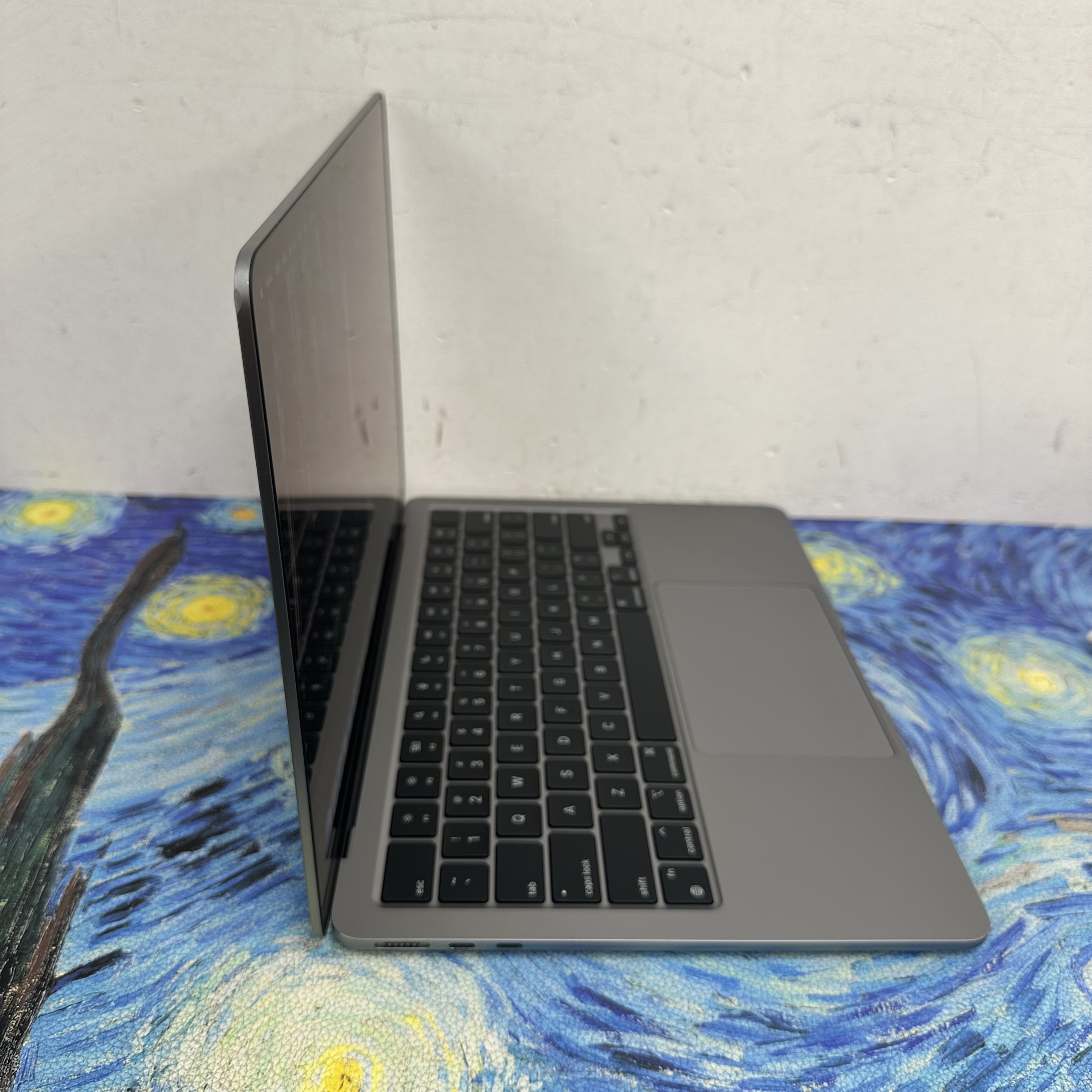 #6011 APPLE  MacBook Air M2 2023 M2 CPU/16GB Ram/256GB SSD/8核心GPU/Liquid Retina Mon/13吋/太空灰色/Gaming Laptop / Notebook / MacBook Pro / Apple