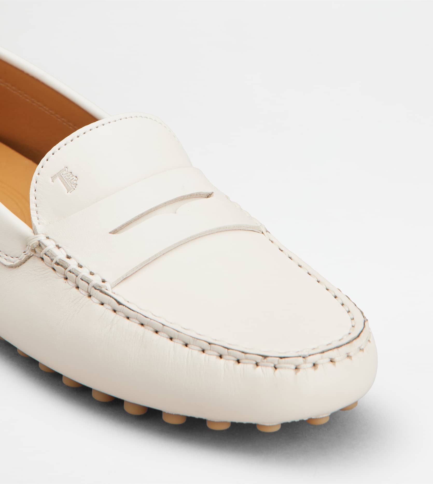 限時優惠✨訂貨📮Tod’s 經典款Gommino豆豆鞋 Size 35/35.5/36/37/38-40  Color : off white