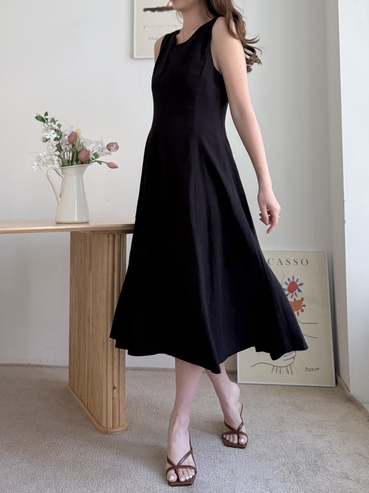 Daphne Flare Dress (Black)