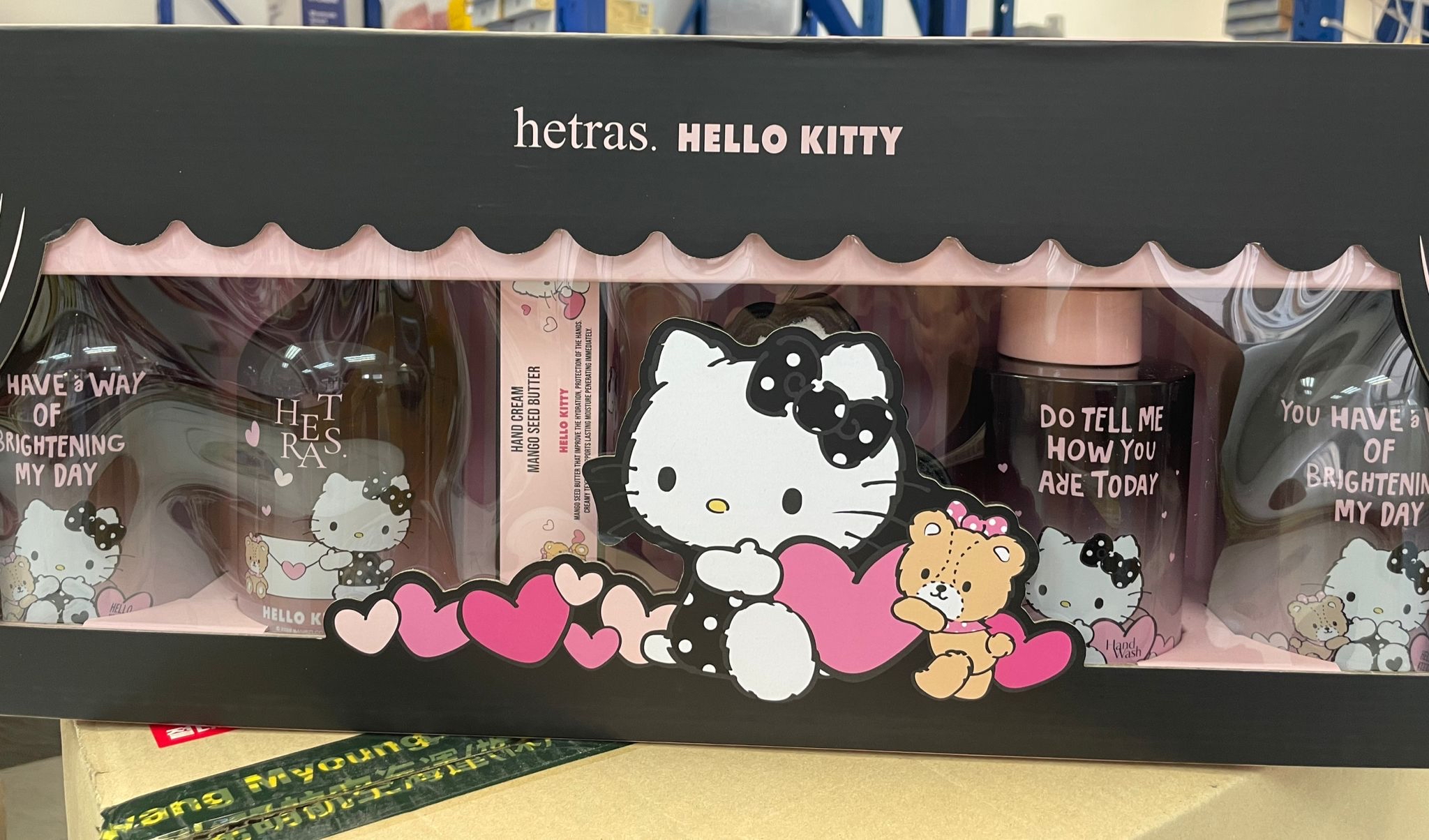 Hetras x Hello Kitty 黑色限量版香氛禮盒