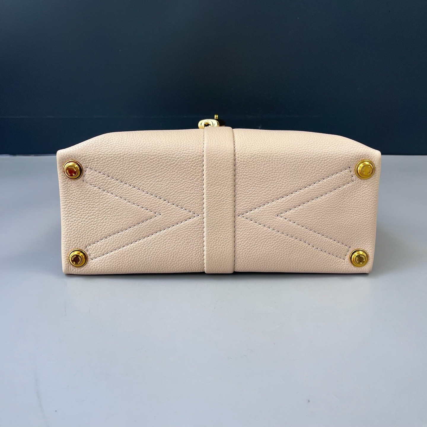 【預訂貨品】LV rose des vents奶白色斜孭袋