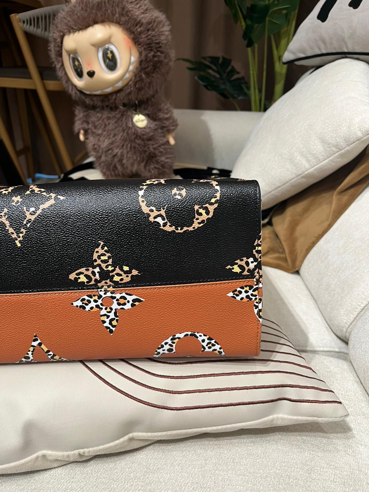 Lv On The Go GM Leopard 2 Way Tote NFC  100%Authentic, 98%New ✅Dust bag