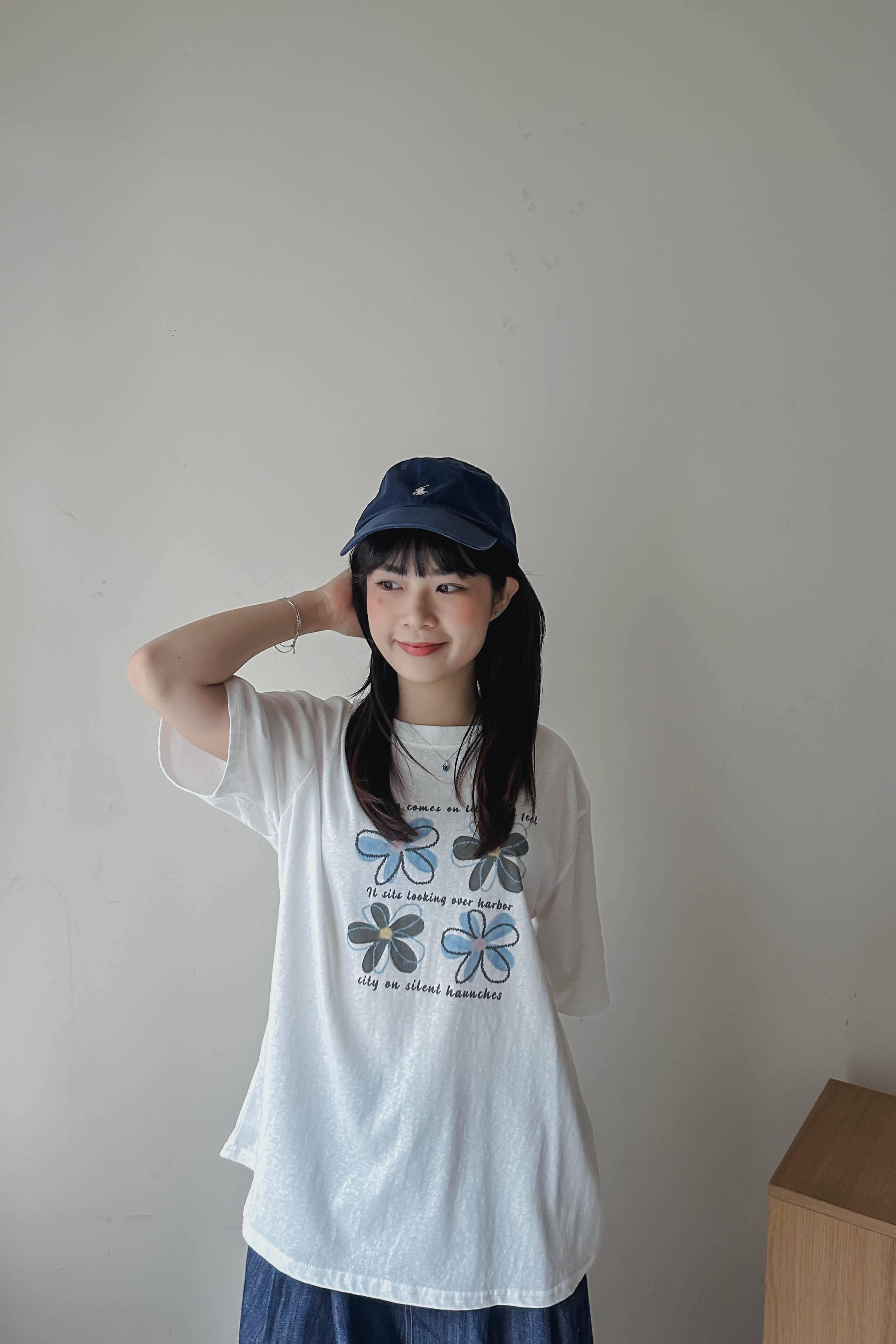 極軟滑手繪花花Tee (兩色)