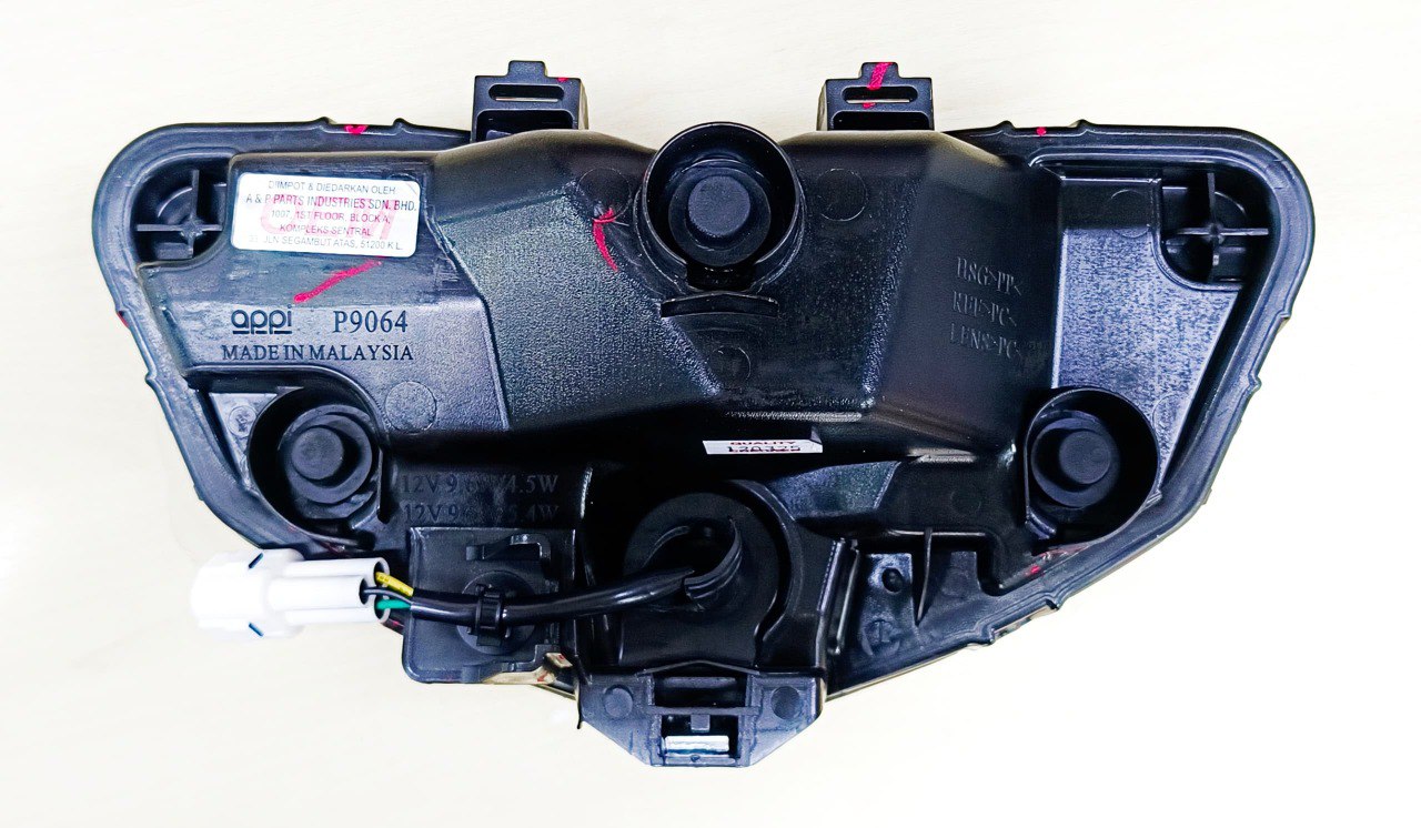 YAMAHA HEAD LAMP / SOCKET LC135 V1 V2 V4 V8