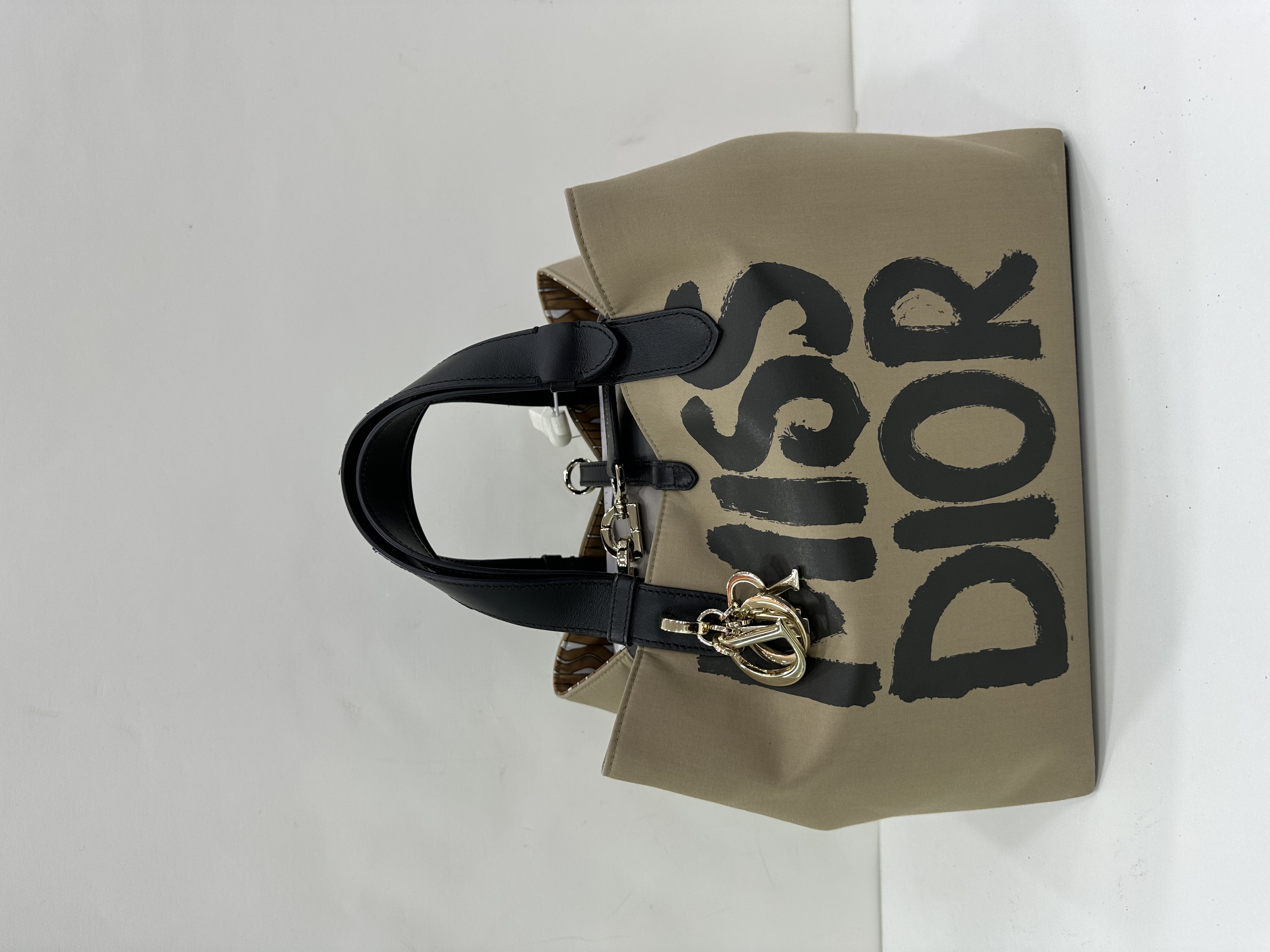 直播貨品 |  [1個-$100 2個-$300］CC80