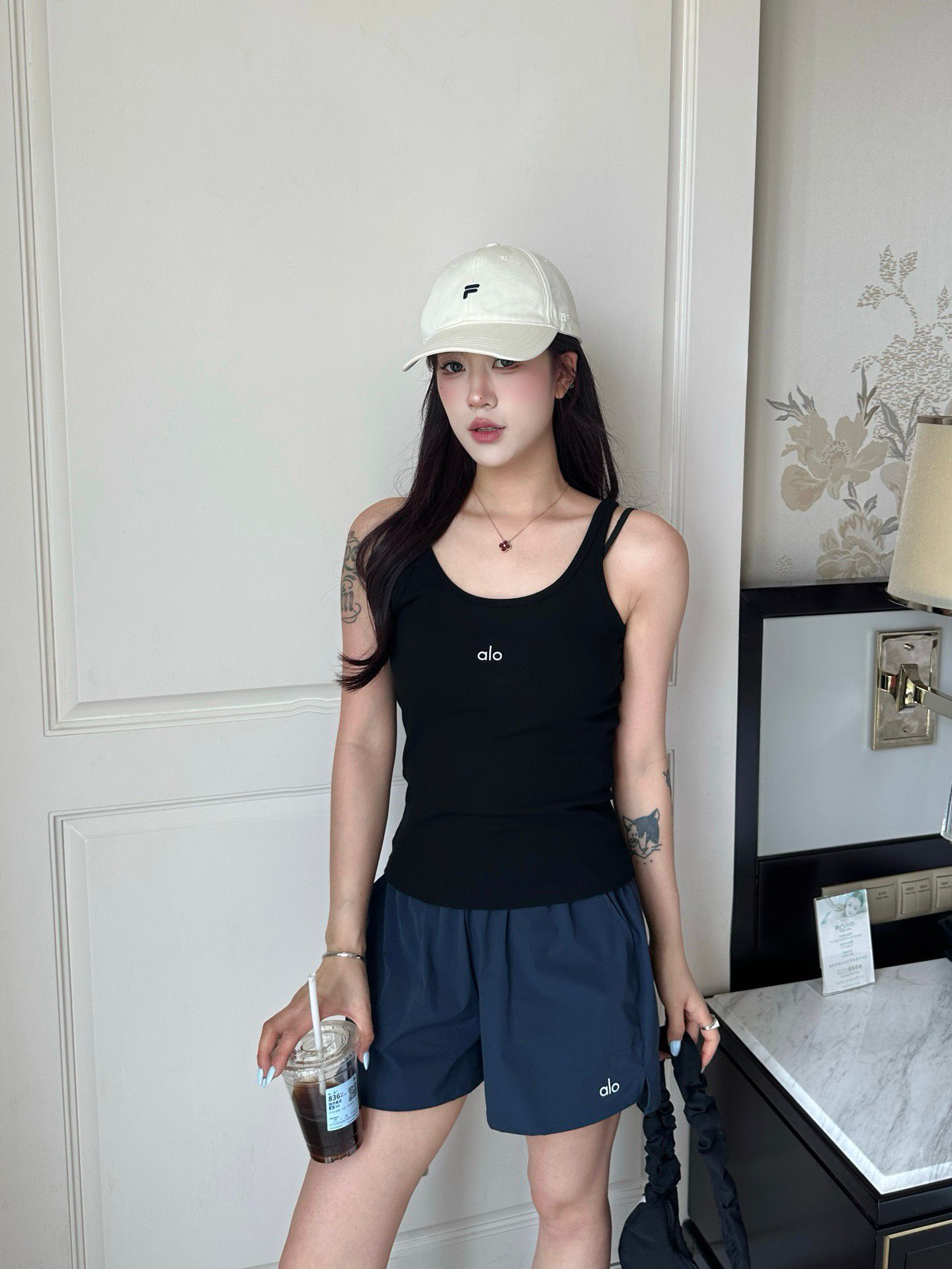 $95件。2件起$85件。Alo高腰假兩件短褲