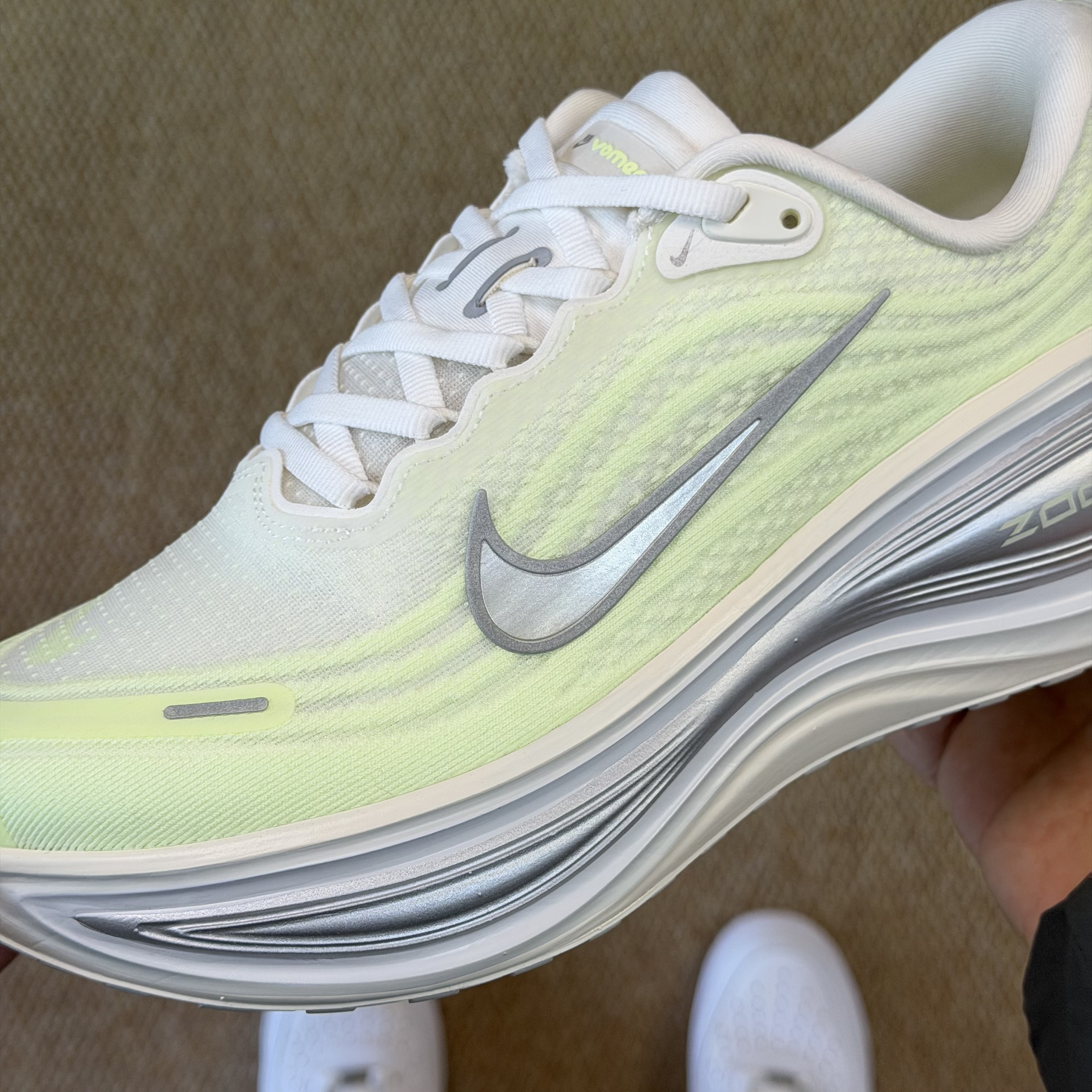 Nike Vomero Plus HV8150-103