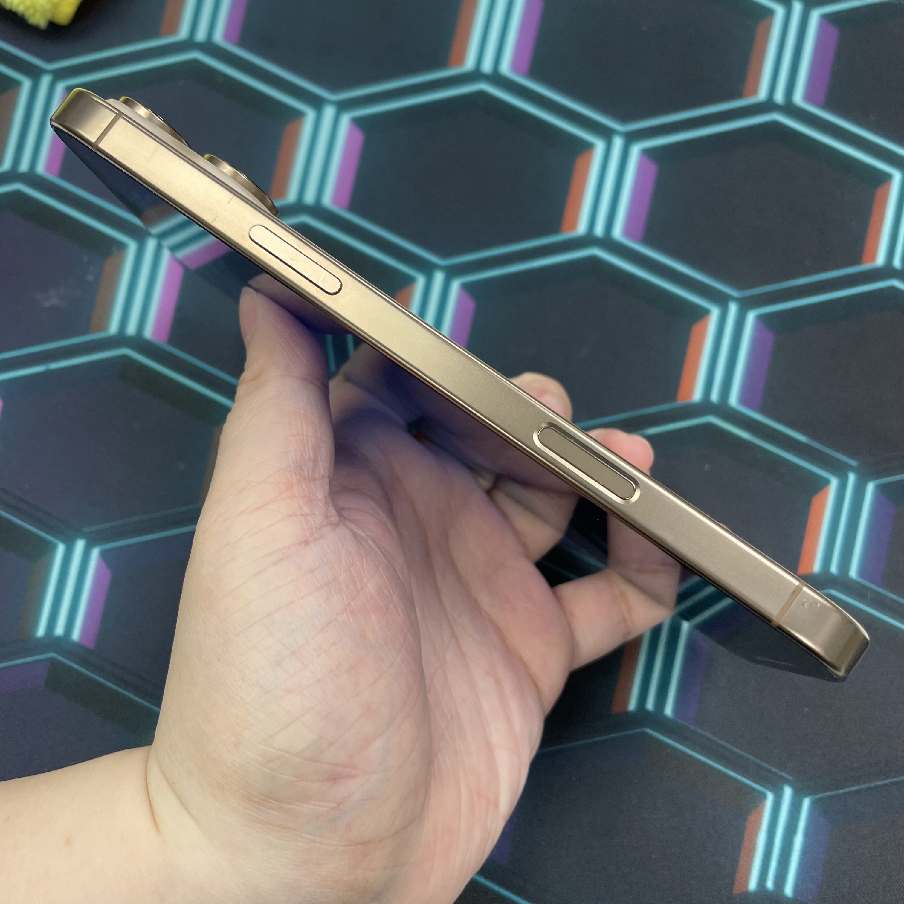 *6133 16 Promax 勁靚機 256GB 電93 沙色 gold