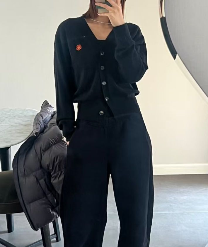 Kenzo 4月特價款🚺 女士黑色海棠花Cardigan Size XS/ S Size (cm) XS碼:胸96/肩48 /長54 S碼：胸49/肩 49 /長56