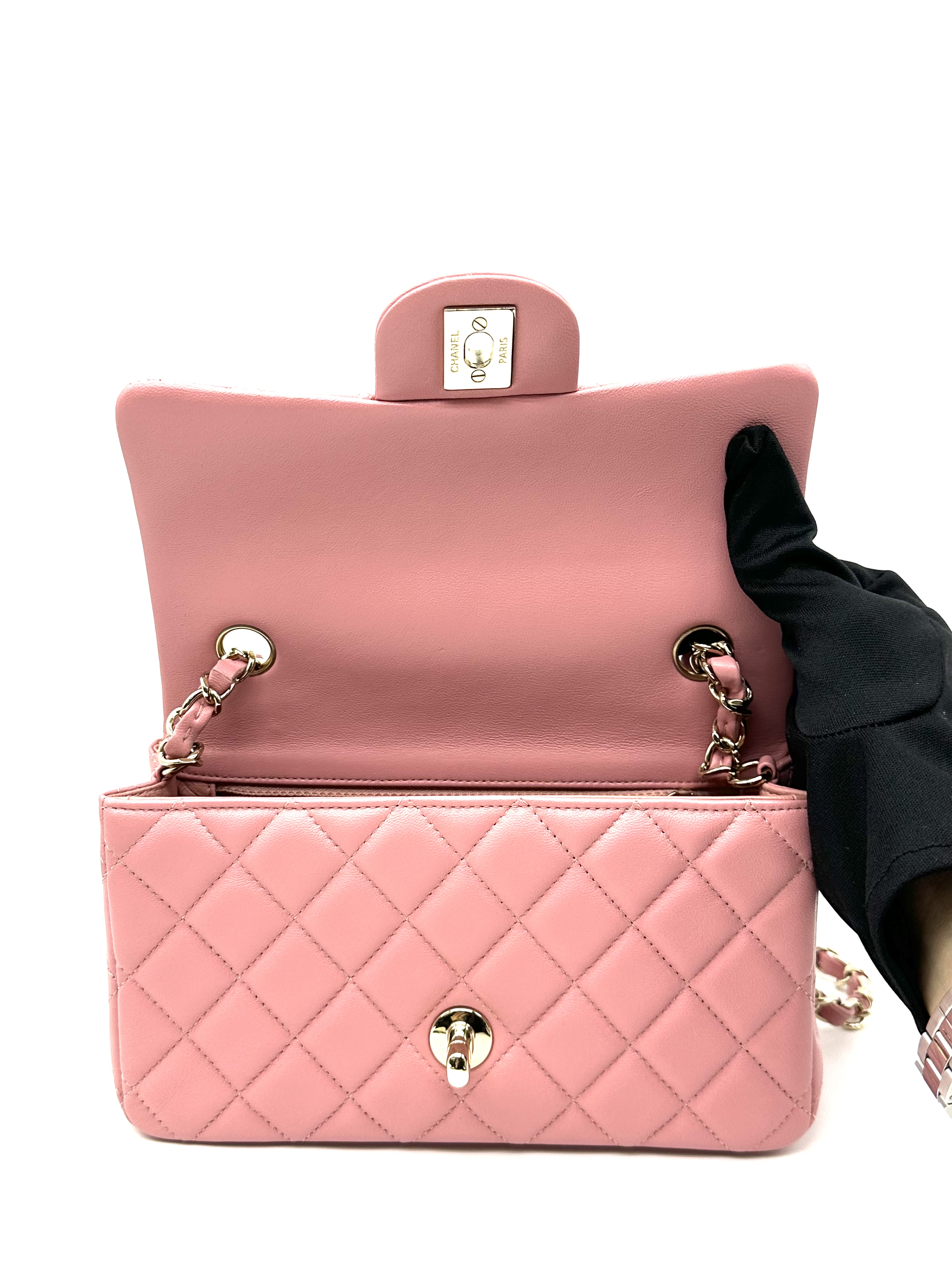 Pre-Owned CHANEL Pink Matelassé Mini Flap Bag / Product Code: 26042107