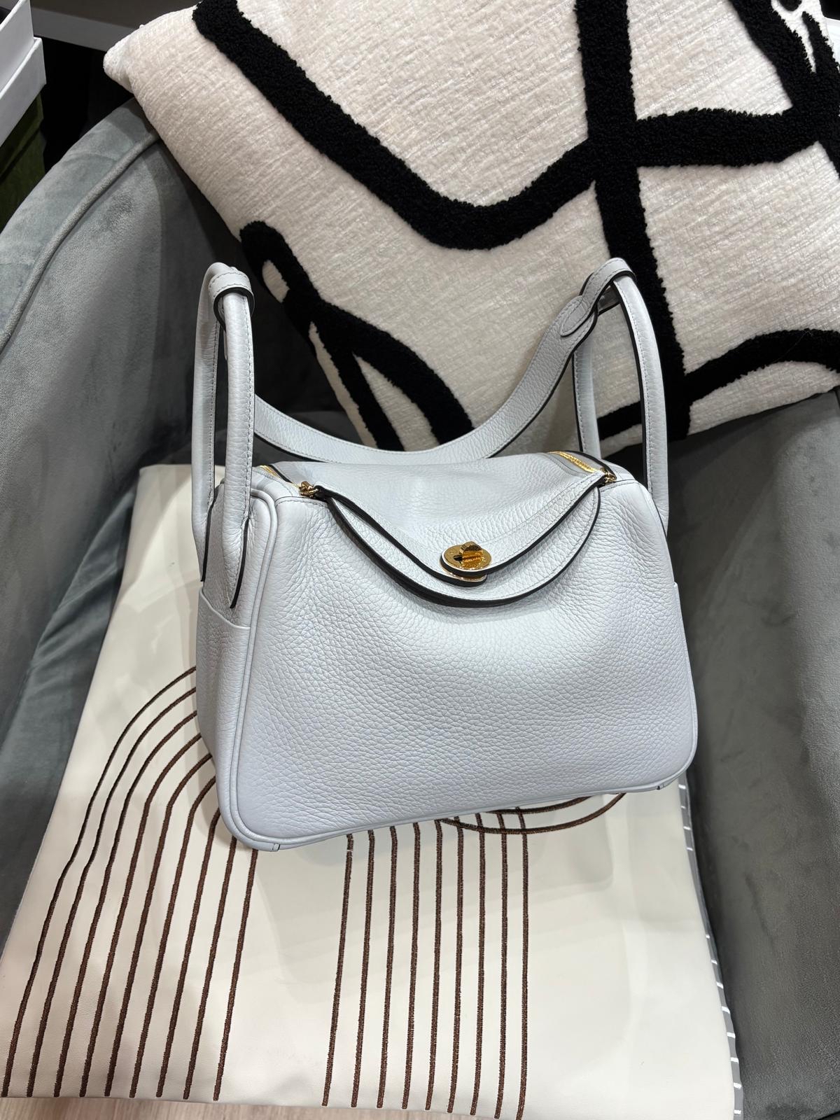 Hermes Lindy 26 Stamp W Blue Pale 聖杯藍 100%Authentic, 98%New ✅專門店收據✅Dust bag✅Box