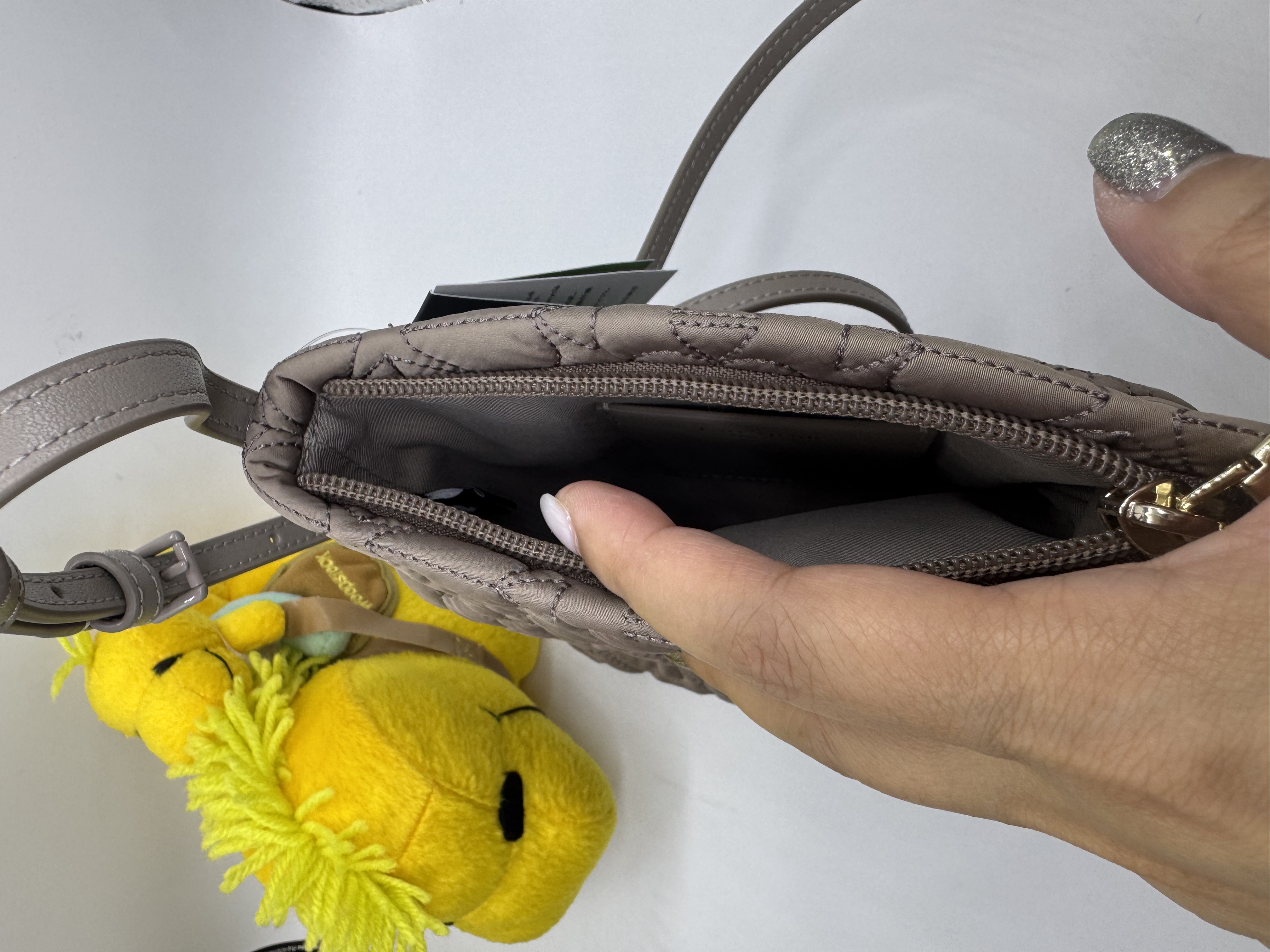 ✈️🇺🇸🇨🇦Kate Spade 四葉草🍀圖案輕巧嘅小袋現貨🤩🤩