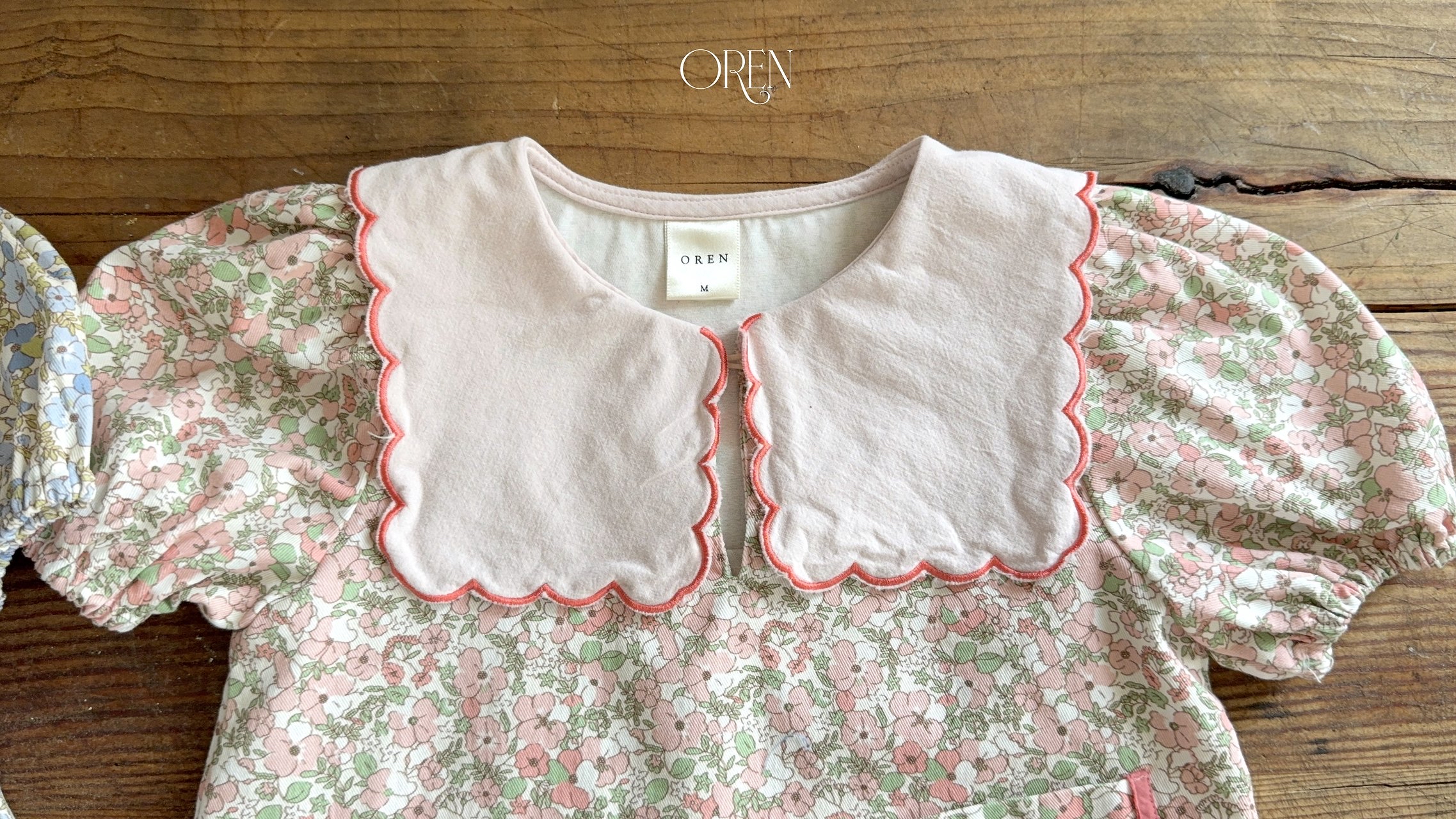 ☀️預訂 韓國直送☀️🇰🇷Oren Karina兩色花卉口袋扇形領短袖連身裙