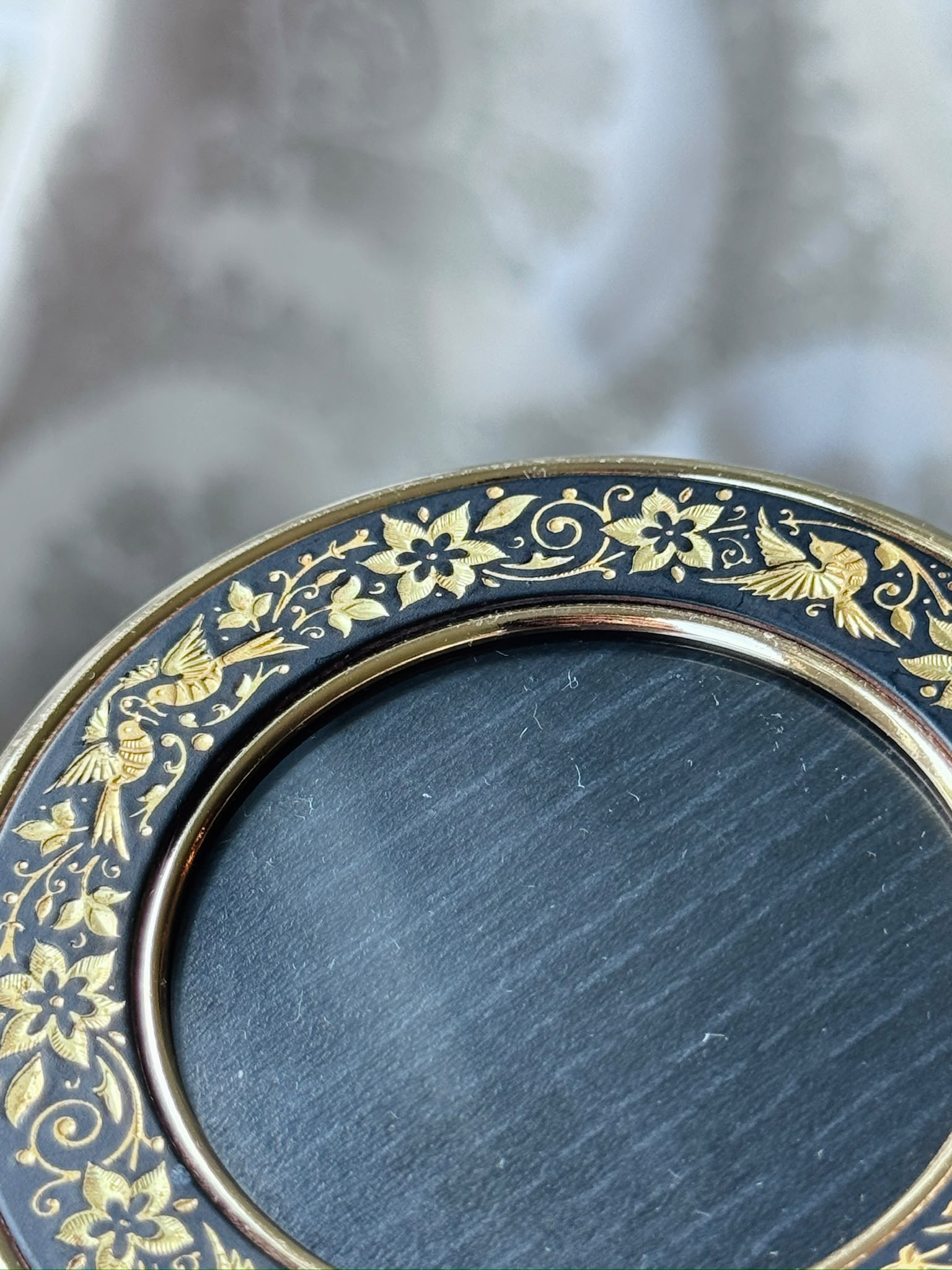 Vintage Pre-1980s Damascene Style Glass Round Photo Frame(MT2618)
