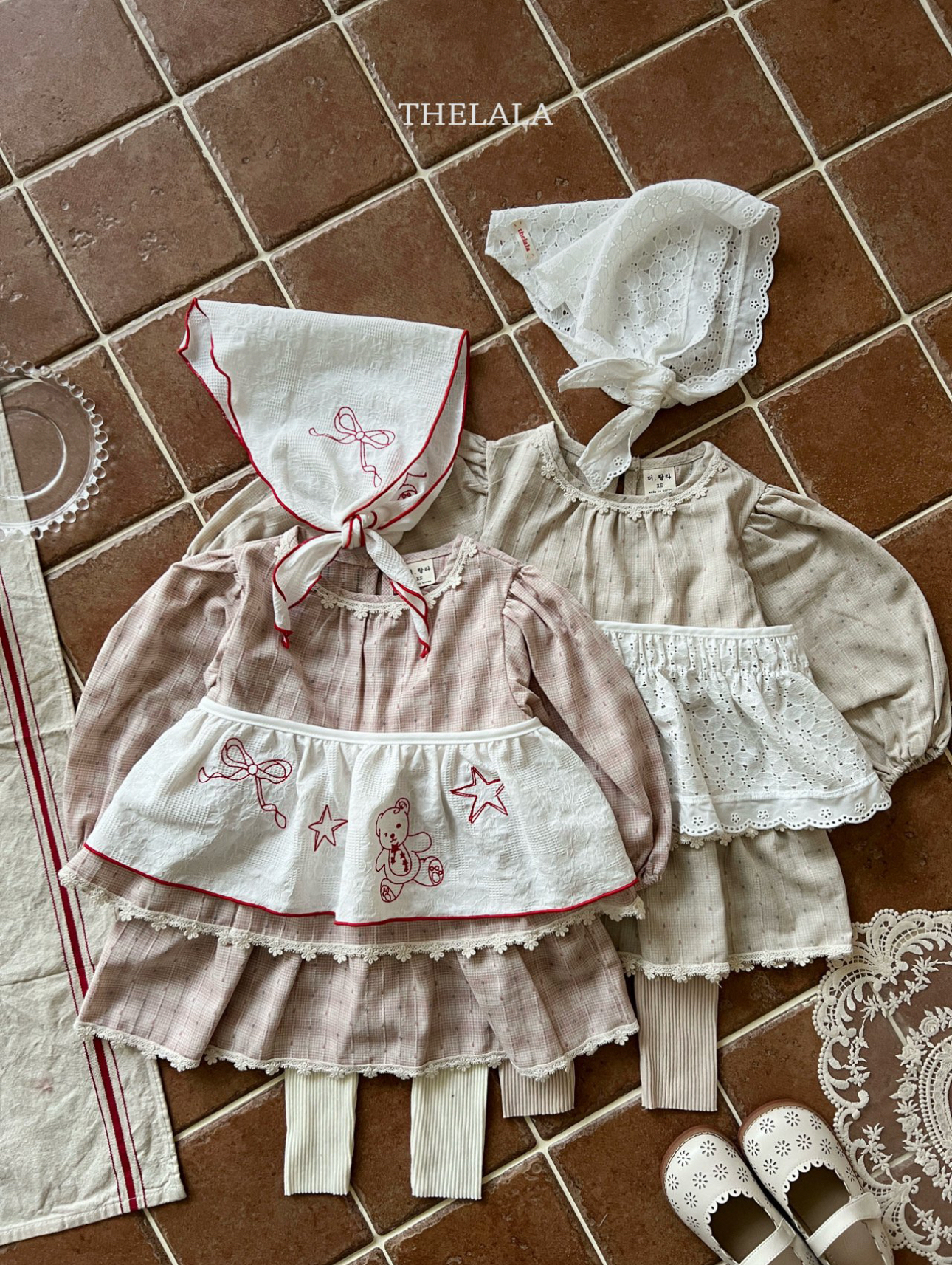 🌸預訂 韓國直送🌸🇰🇷THELALA兩色蕾絲花邊層疊荷葉邊格紋長袖連身裙