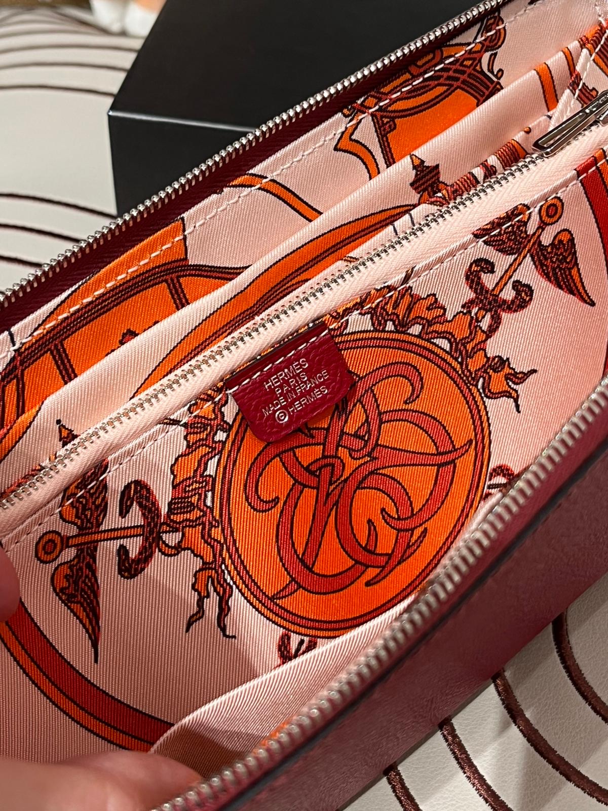 Hermes Silk in Long Wallet Stamp X 100%Authentic, 98%New 