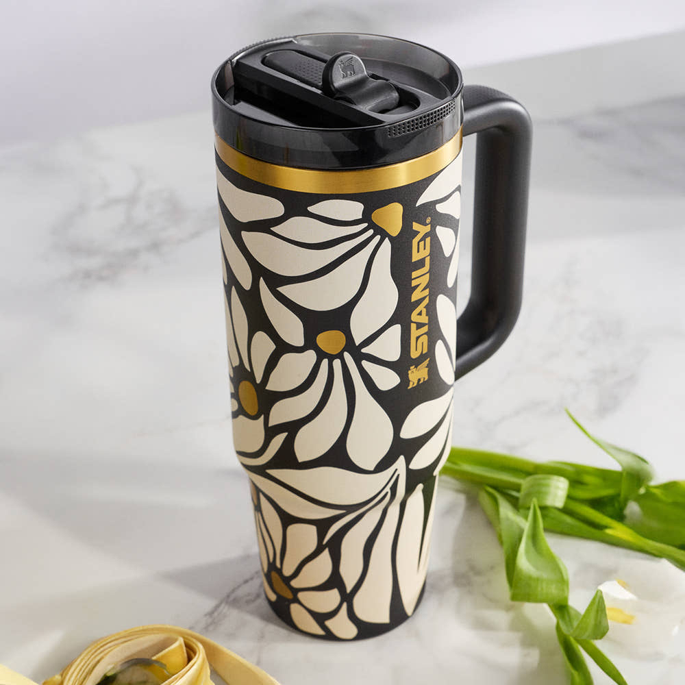 [STANLEY] Quencher Pro Tour Flip Straw Tumbler 887ml - WILD BLOOMING