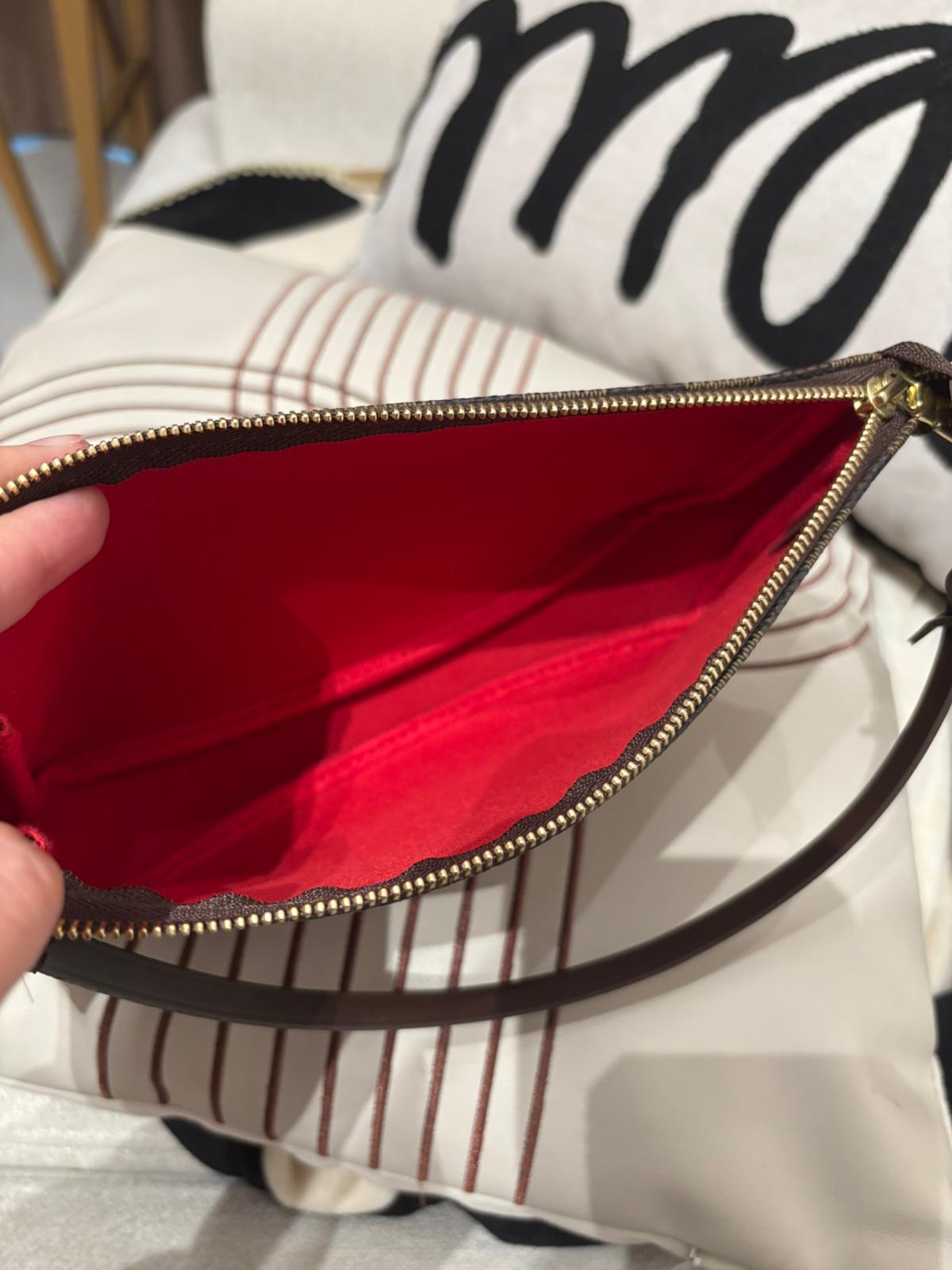 全新 Lv pochette hobo bag 100%Authentic, 全新未使用品 