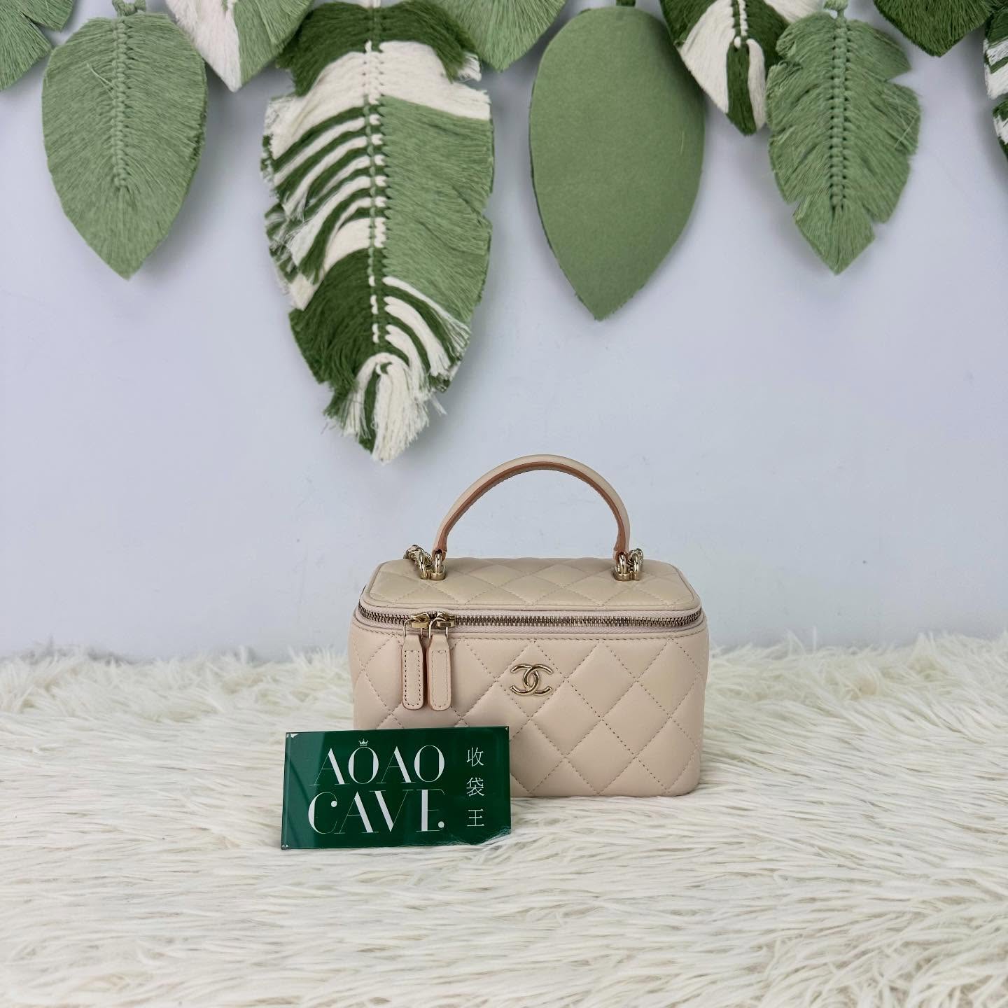 CHANEL 🤍PRE OWNED 23p Handle 杏色拼奶茶色金扣羊皮長盒子 晶片款 🤎