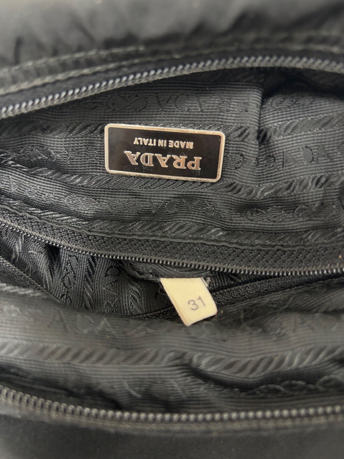 【預訂貨品】prada黑色尼龍郵差包