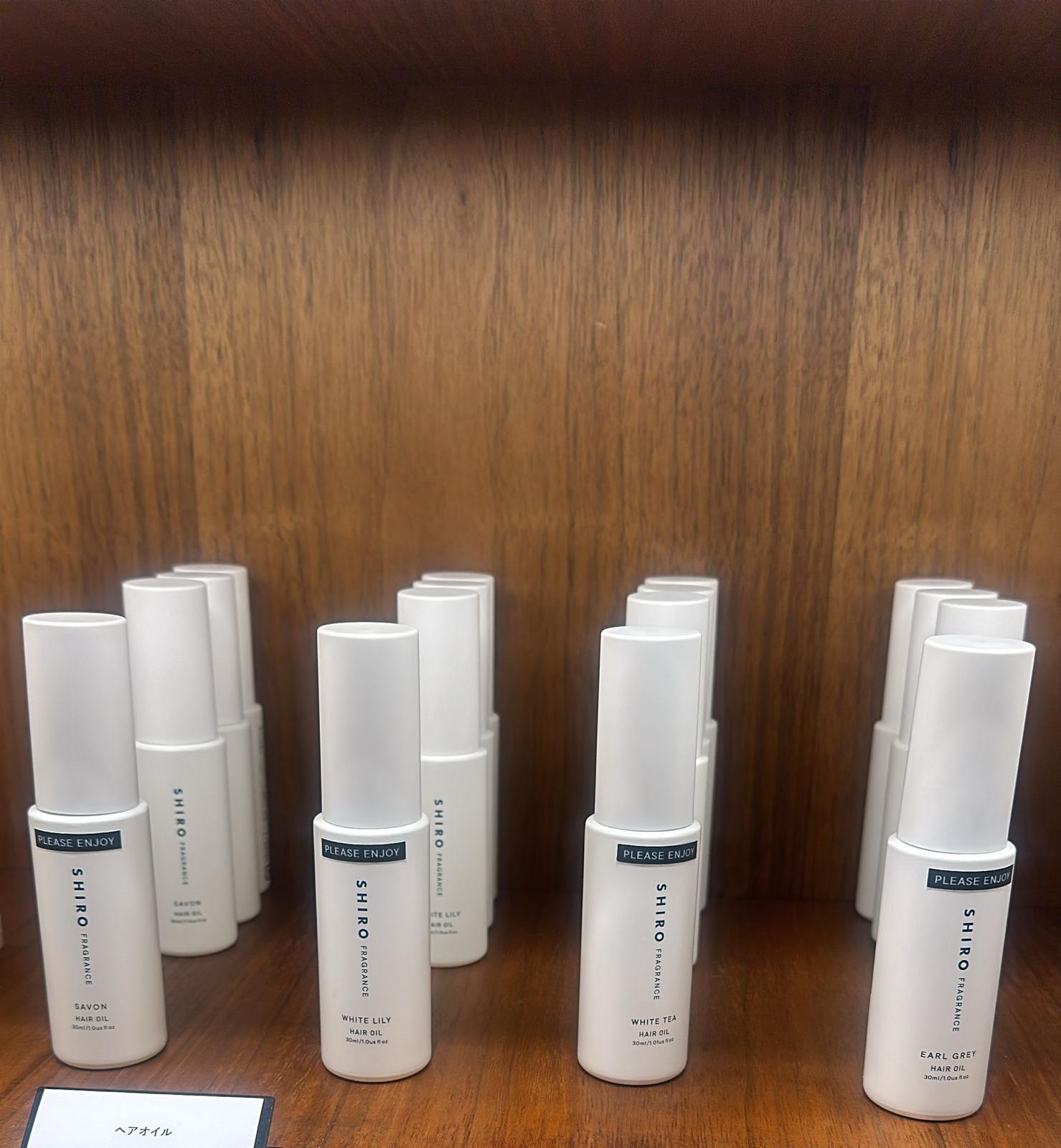 Shiro hair oil 55g A savon 皂香 B earl grey 伯爵茶 C white tee 白茶 D white lily白百合