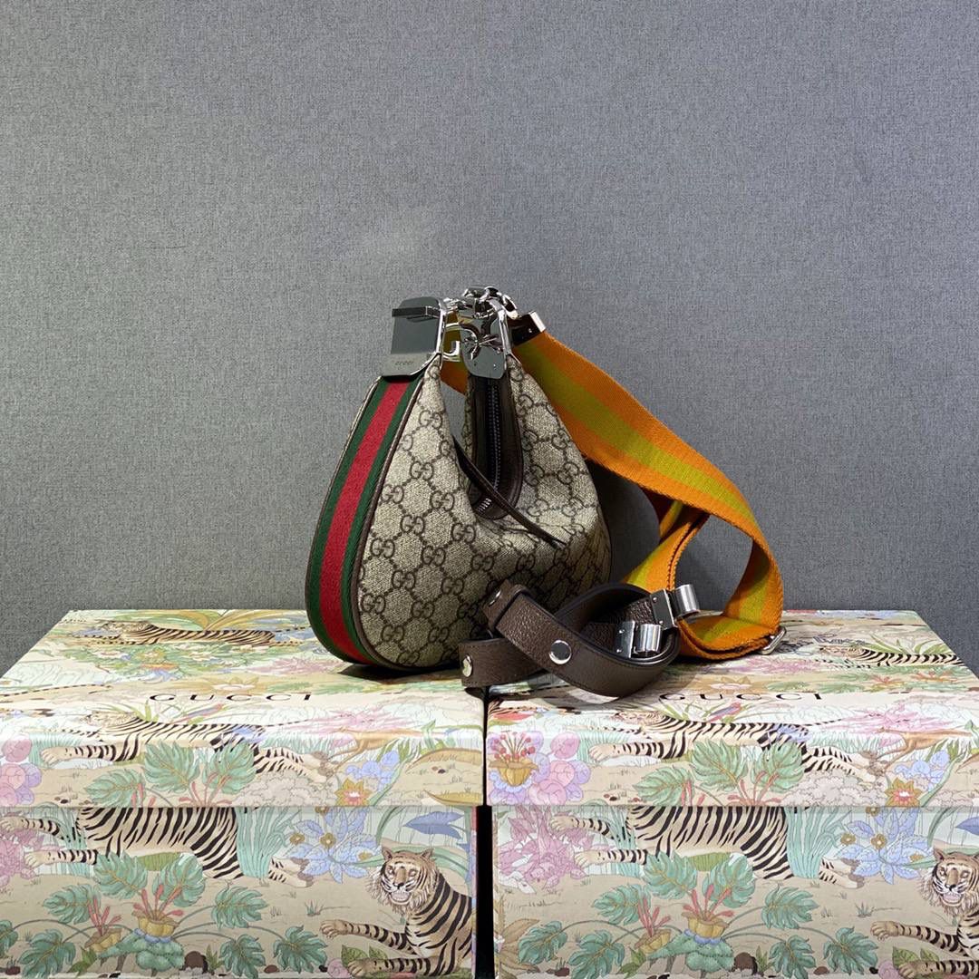 ▪大货实拍 𝗚𝘂𝗰𝗰𝗶 𝗔𝘁𝘁𝗮𝗰𝗵𝗲新品系列 型号：699409 尺寸：23*22*5cm