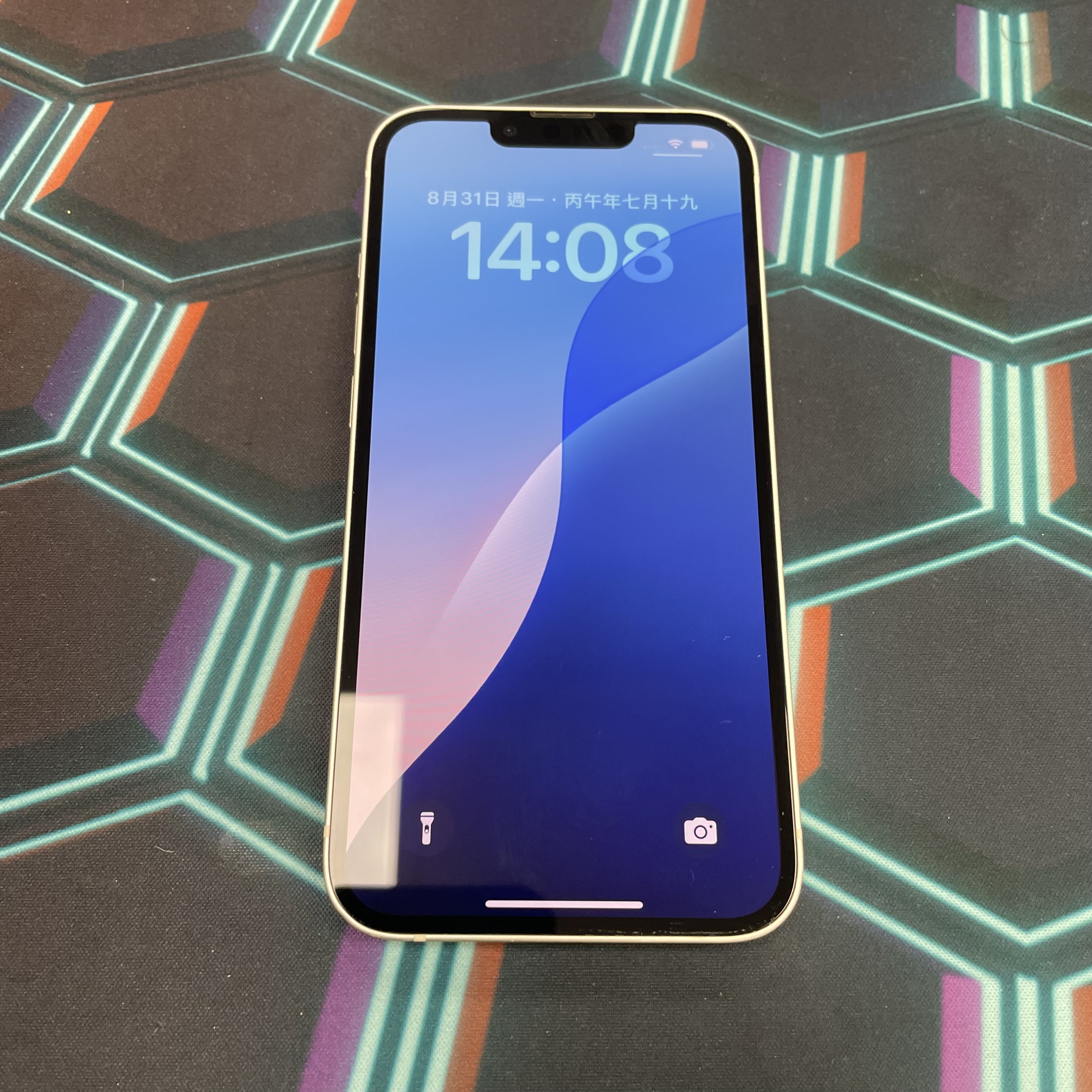 *7726 13 勁靚機 128GB 電77 白色 white