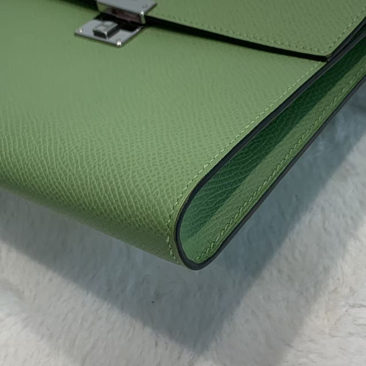 HERMES愛馬仕 Clic16  勁靚温柔牛油果綠🥑銀扣 Ep皮 經典款斜孭袋 現貨