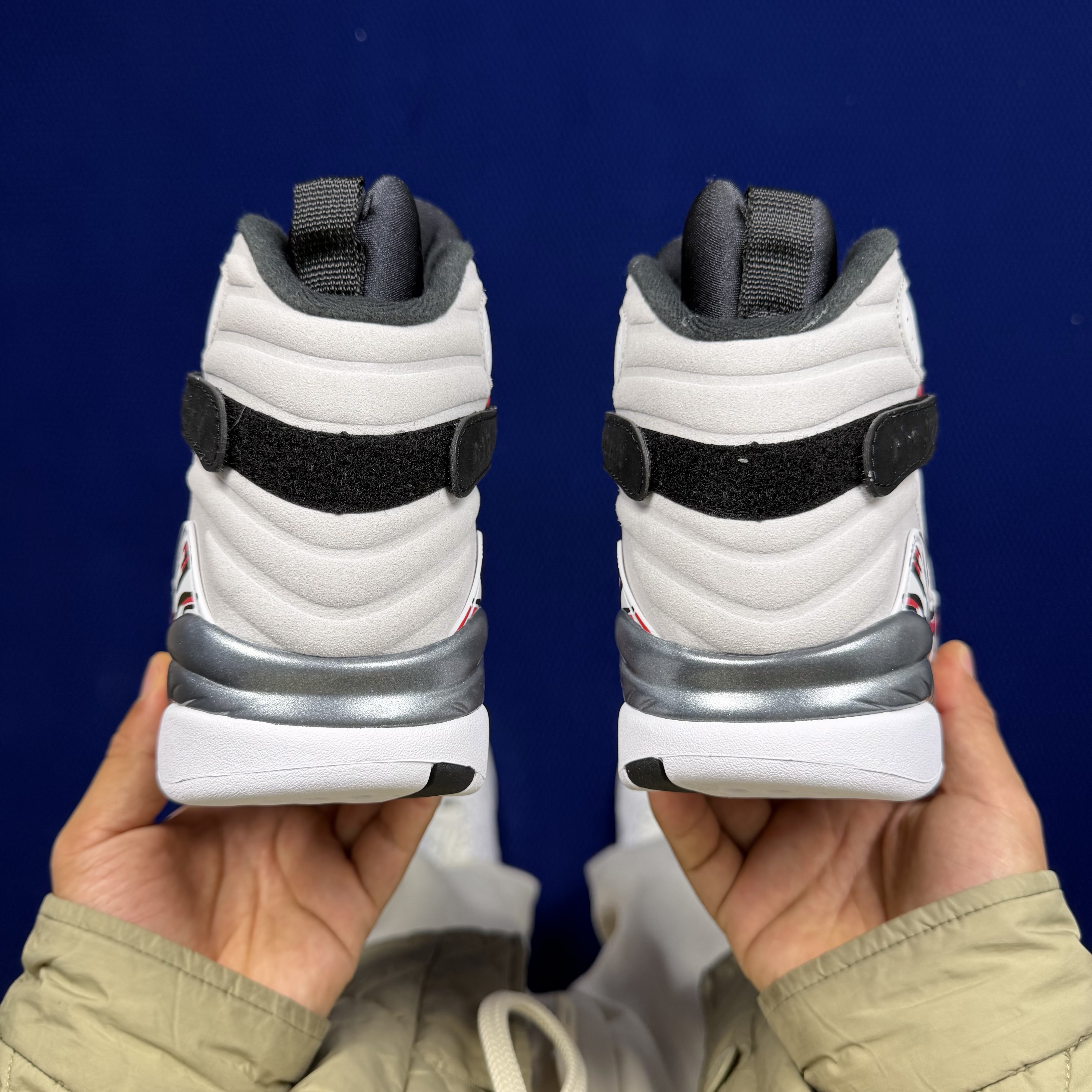 Air Jordan 8 "Bugs Bunny"305381-100