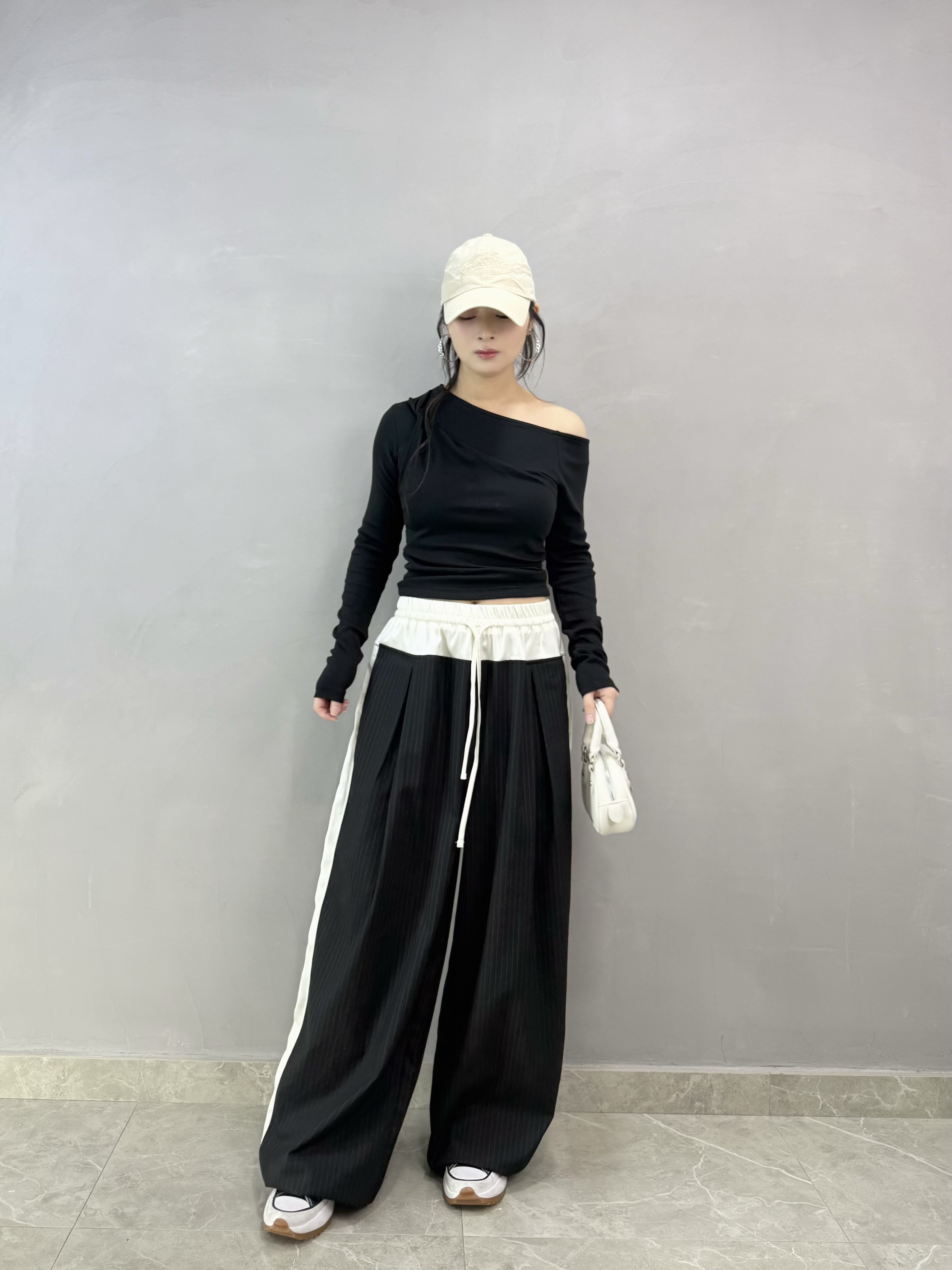 C10 拼色邊條子兩著束腳褲