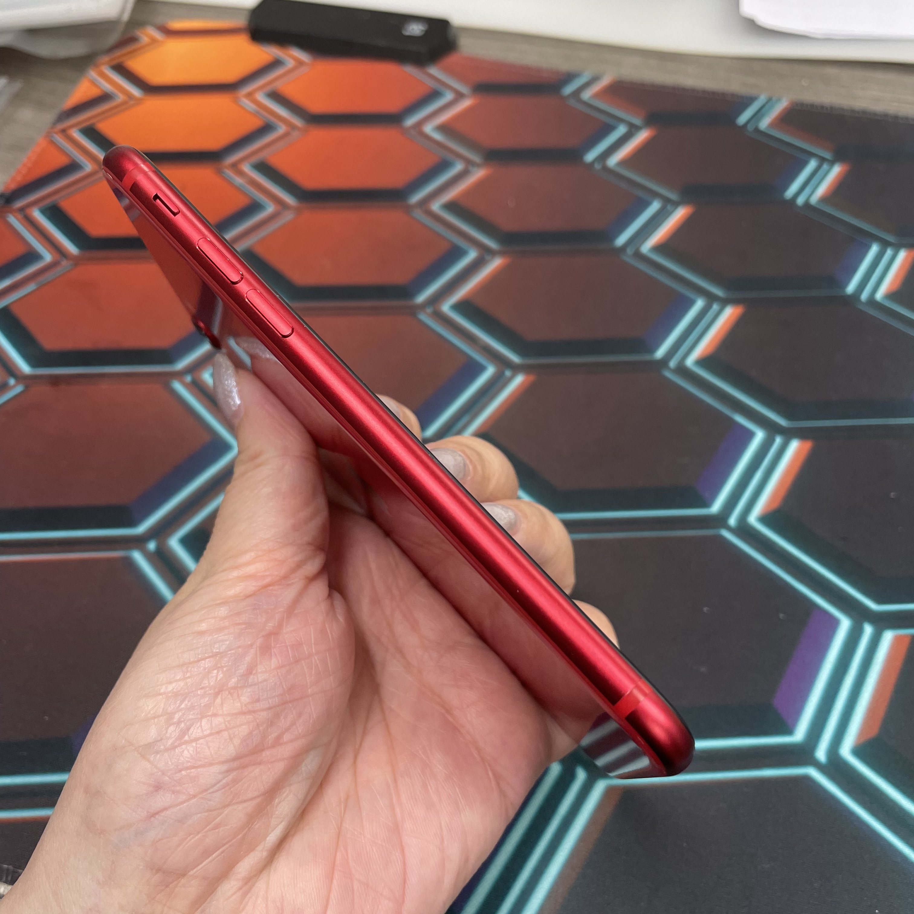 *7043 SE 2 完美機 128GB 電77 紅色 red