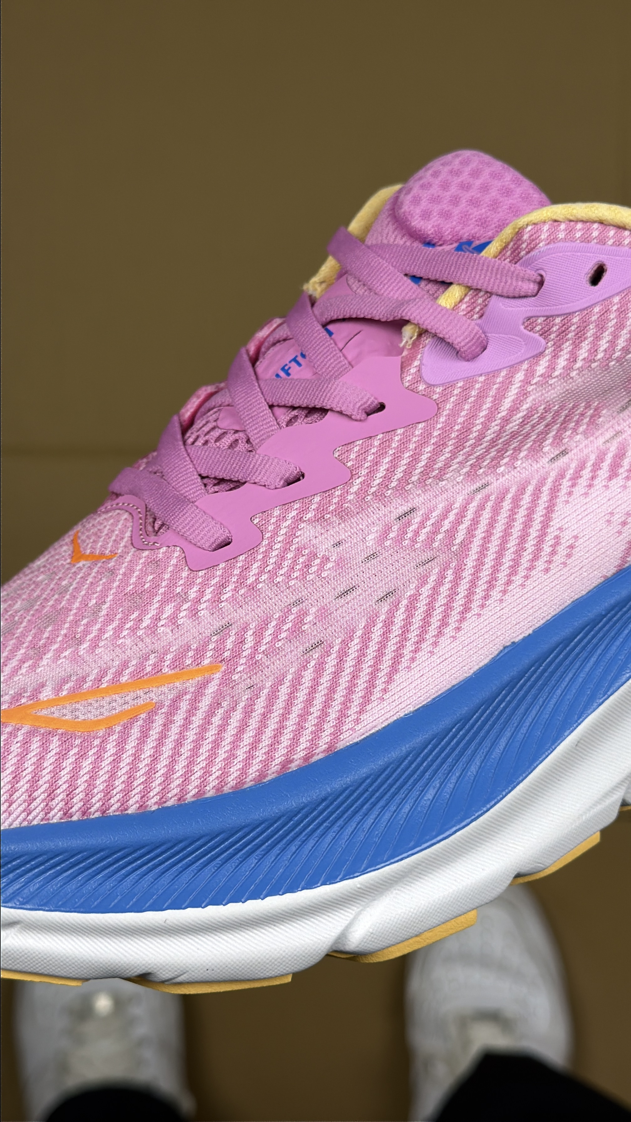 Hoka Clifton 9