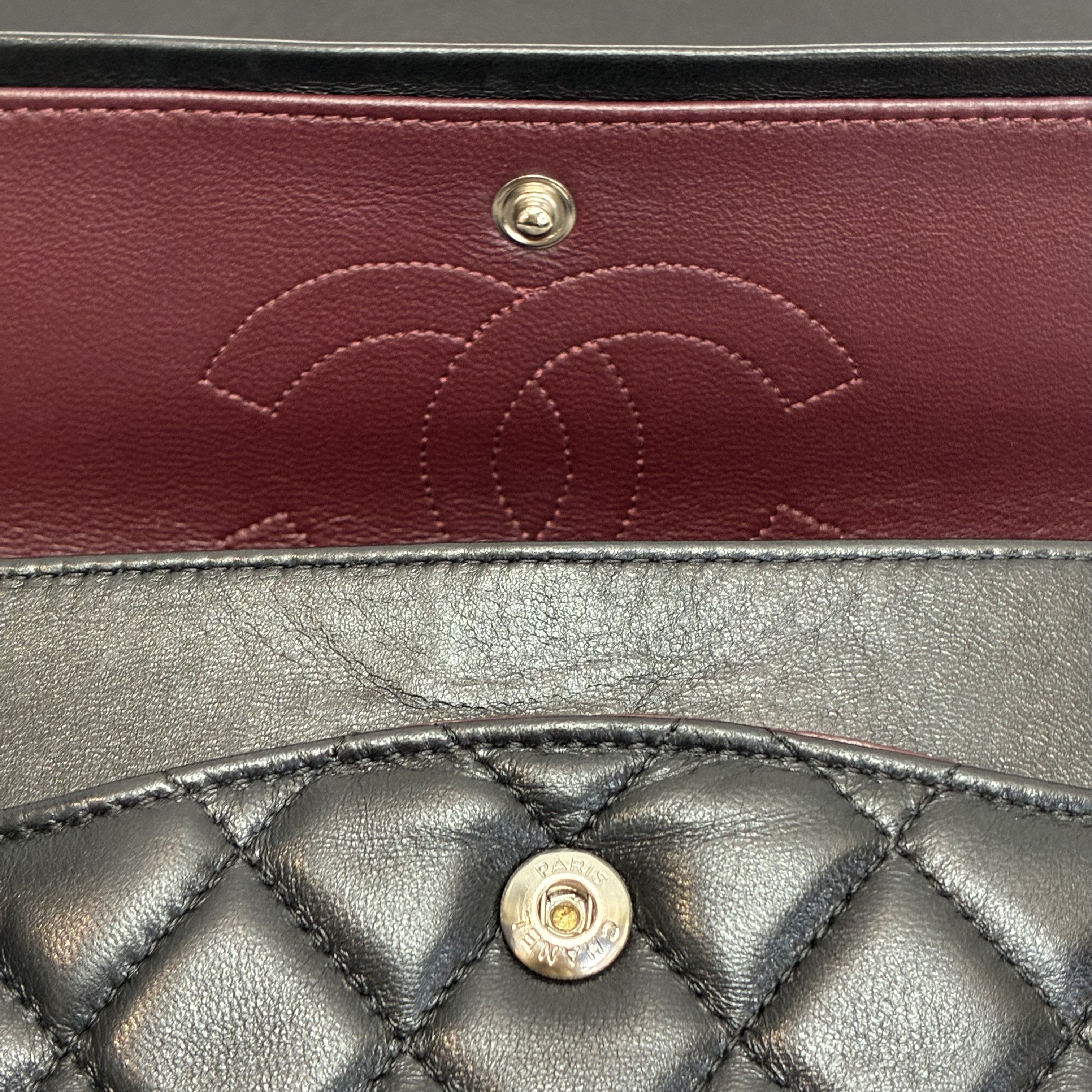 Chanel 香奈兒Classic Flap CF黑銀（做舊）中號