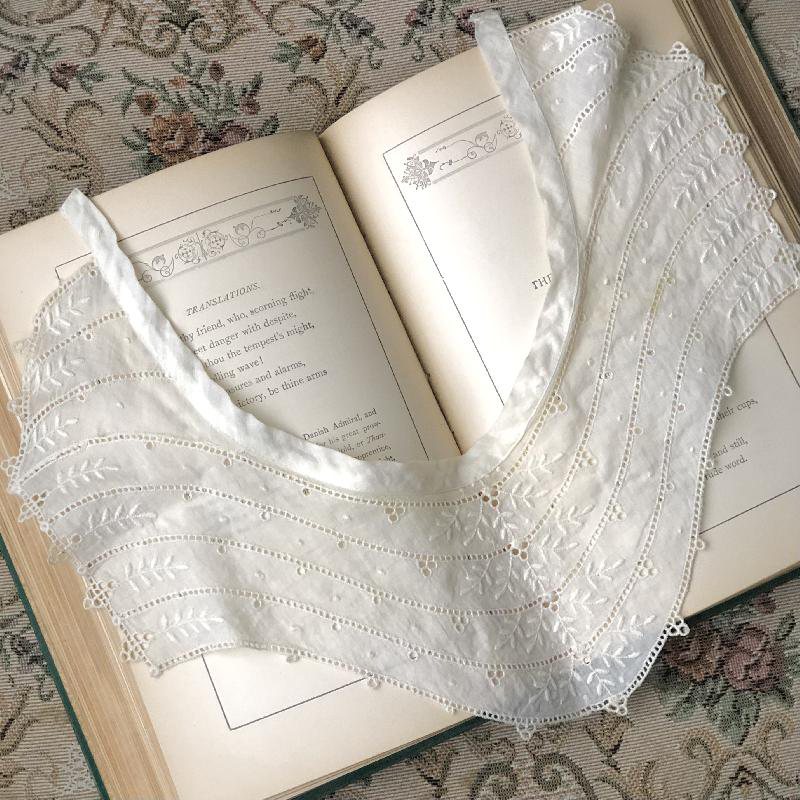 Early to Mid-Century Cotton Texture Cream White Hand-Embroidered Yoke Collar (MT150-12)