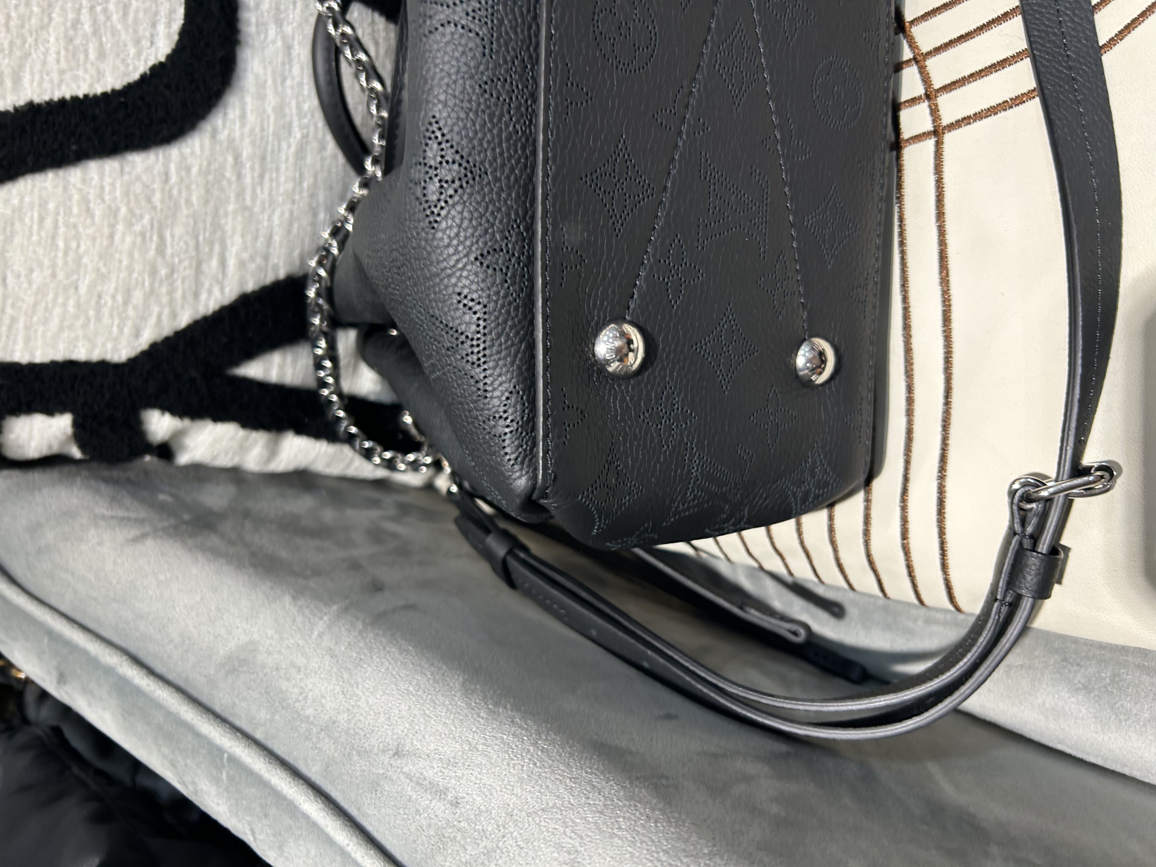 Louis Vuitton LV bella Tote bag Calfskin 2way bag Black 100%Authentic, 99%New ✅Dust bag