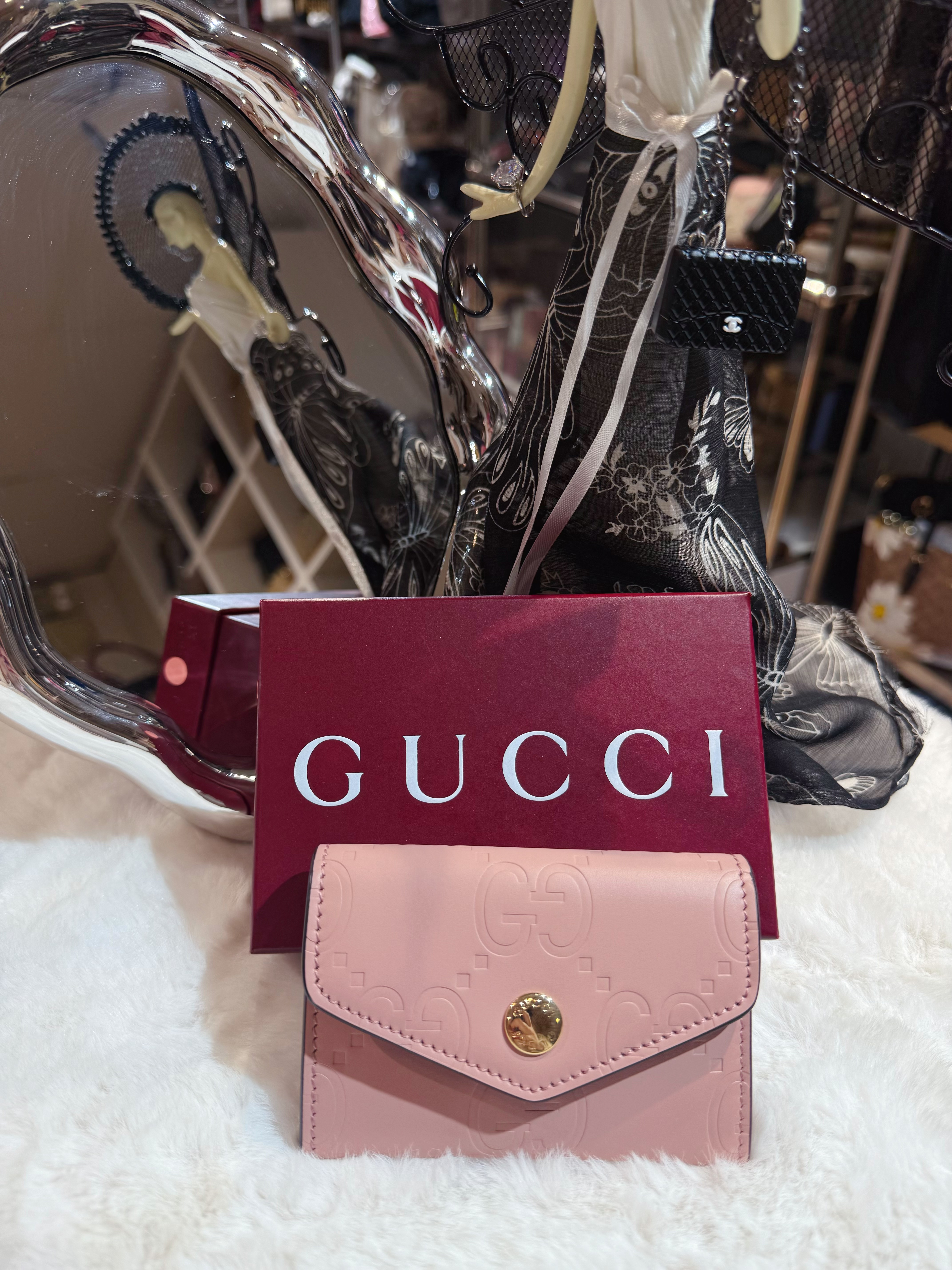Gucci flap card holder pink
