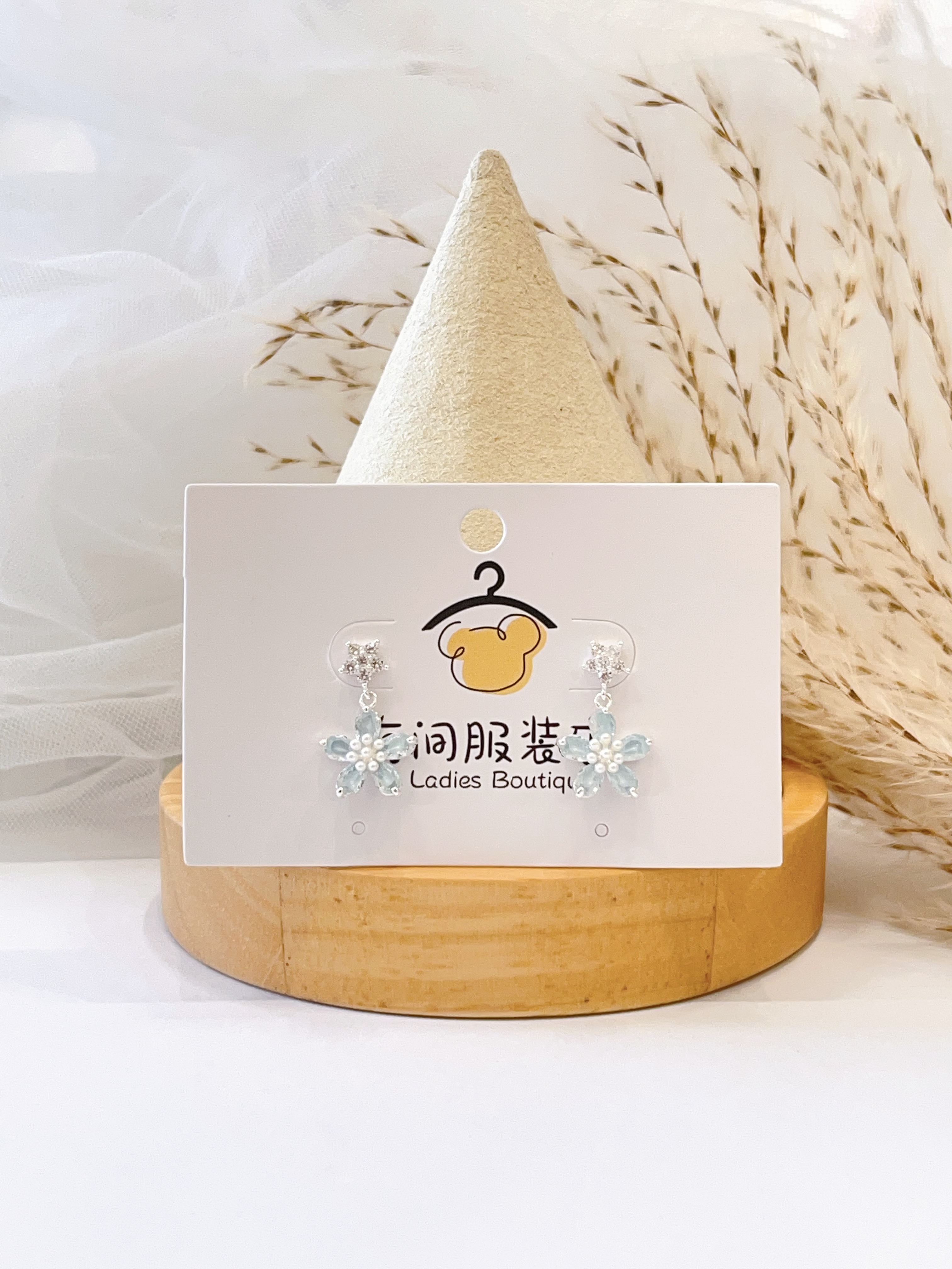 轻奢小花朵百搭耳环