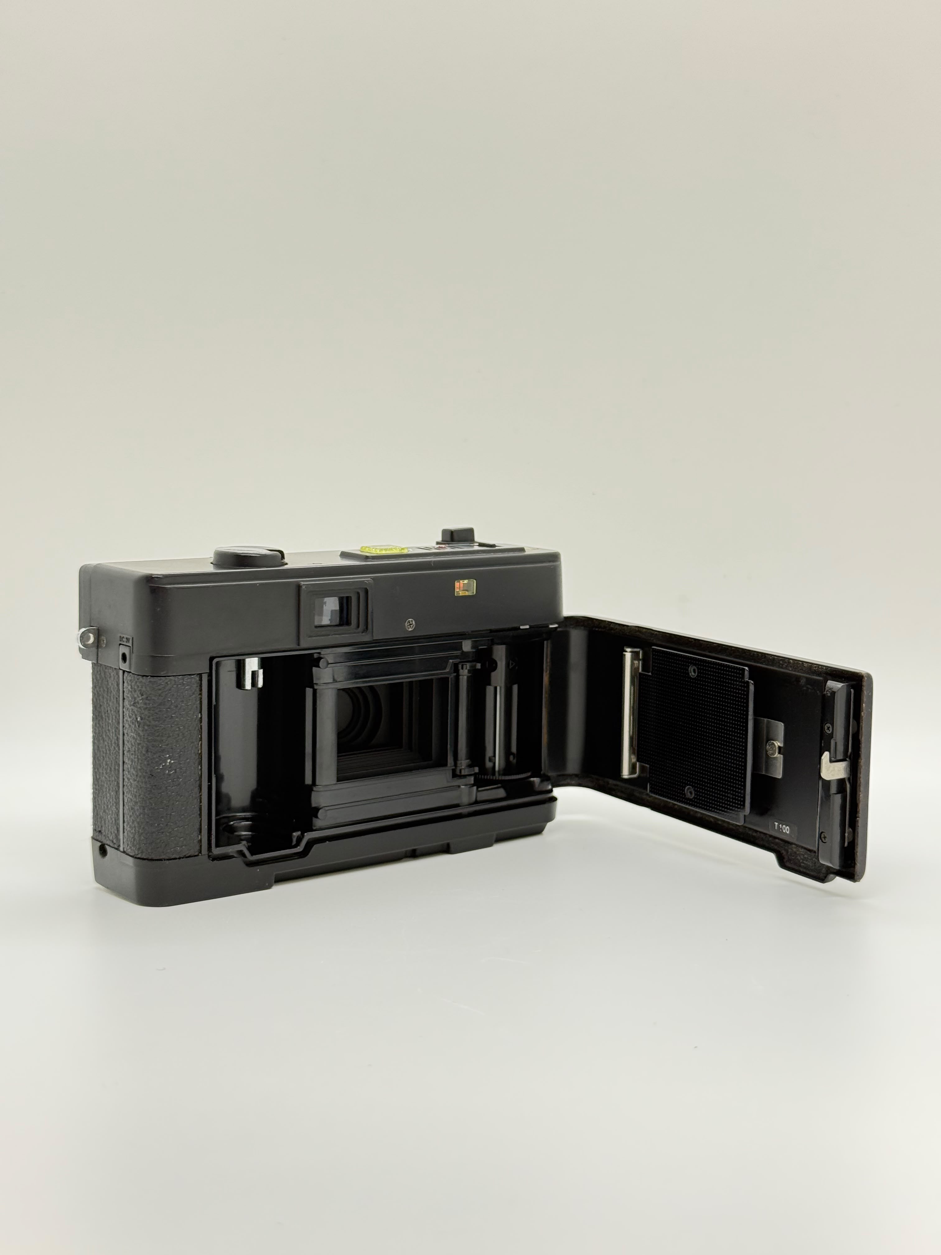 Chinon 35F-M Point and Shoot (傻瓜機) 菲林相機   