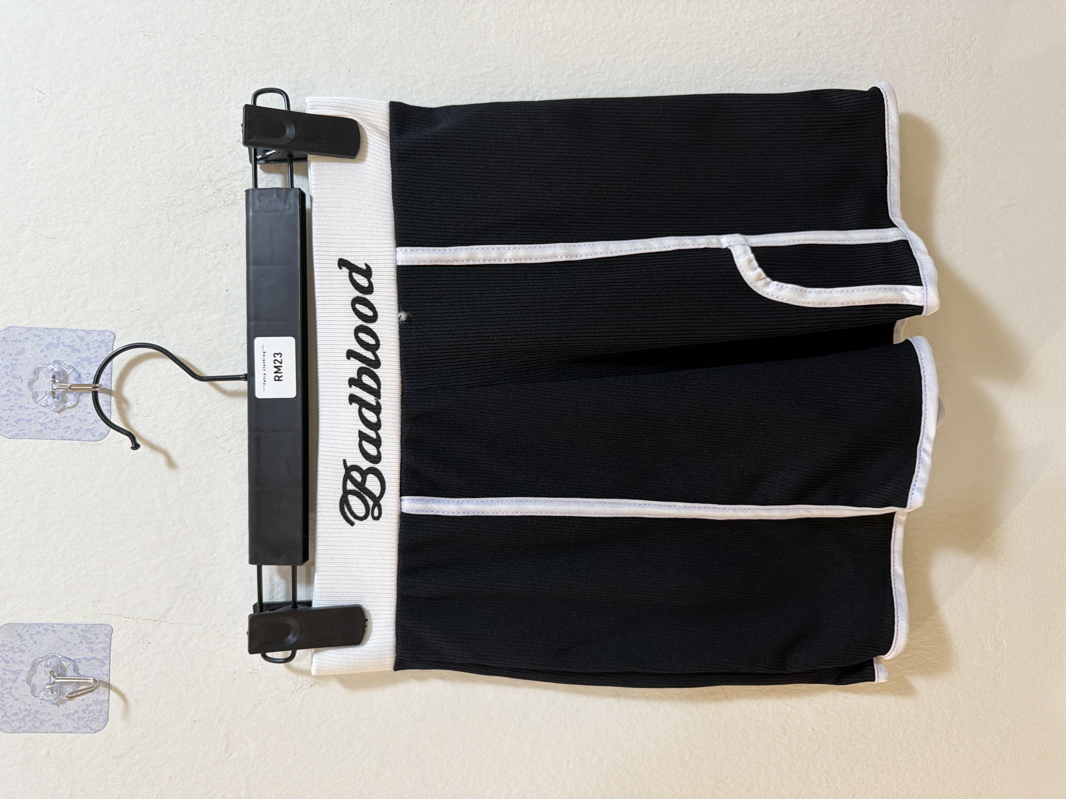 Badblood 黑白紧身短褲